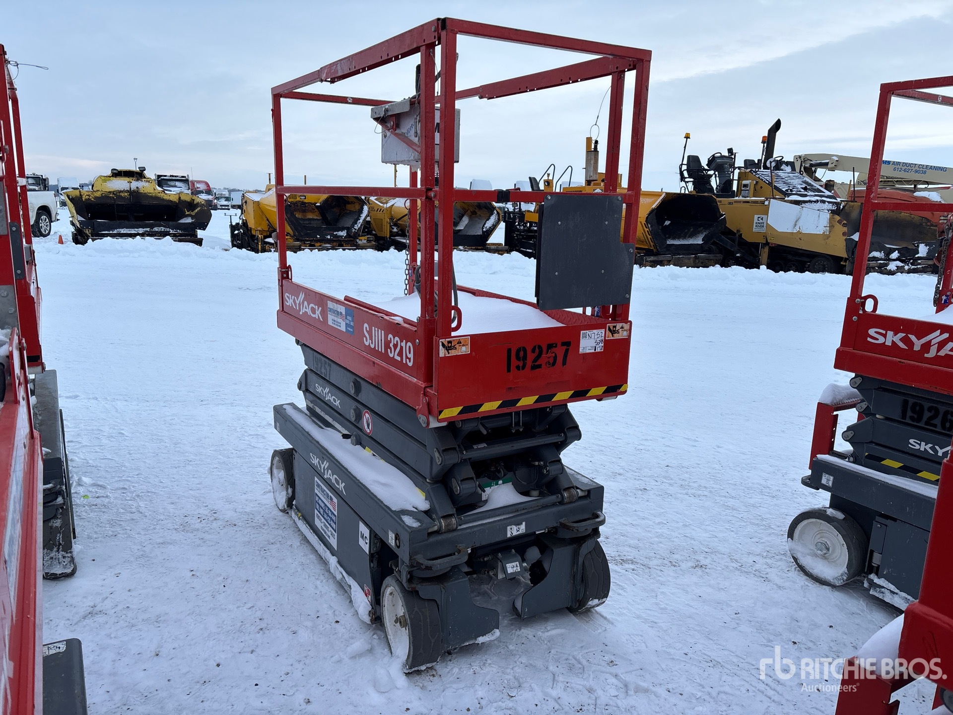 General Appearance with Picture, Right Front Corner