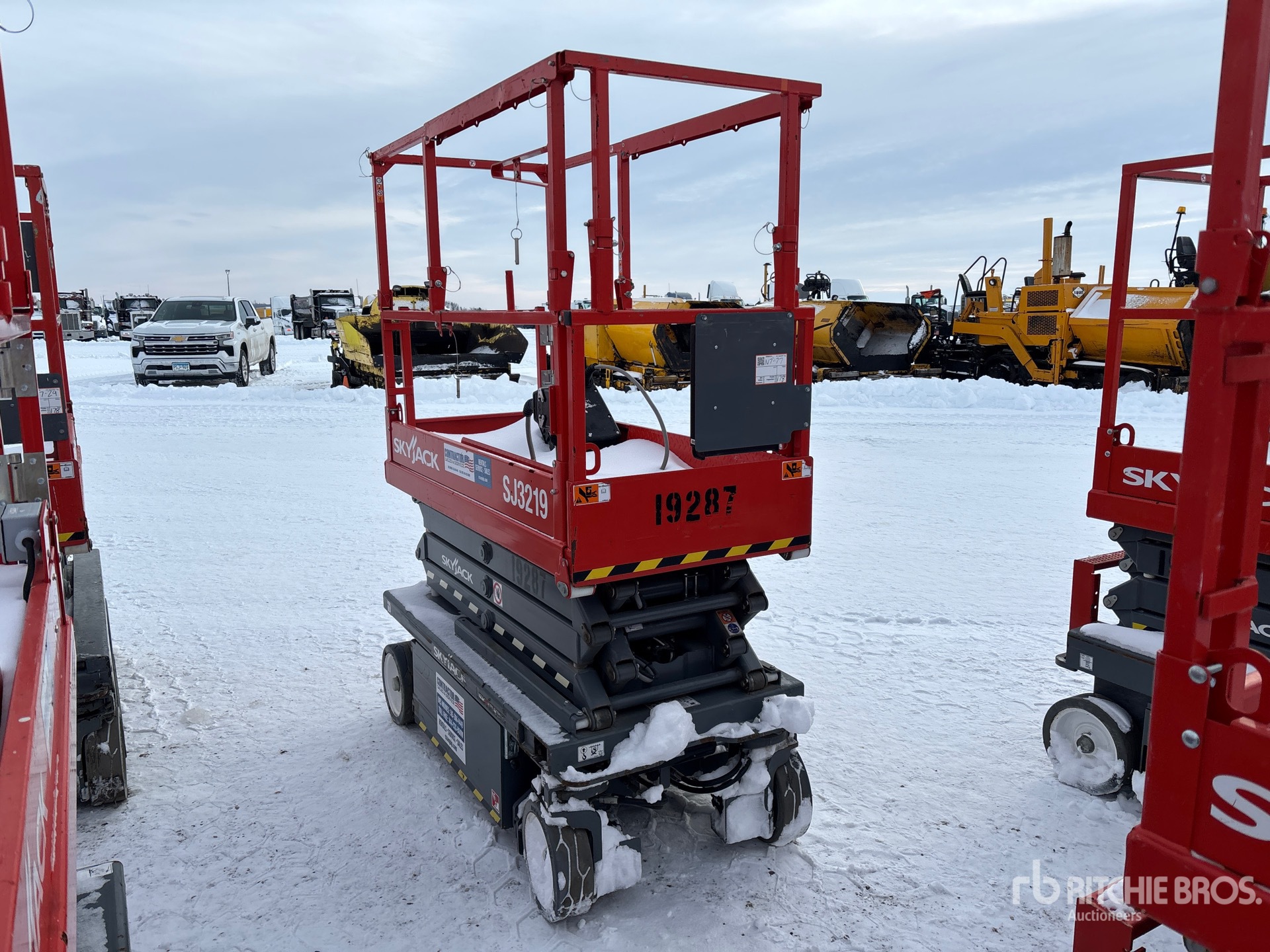 General Appearance with Picture, Right Front Corner