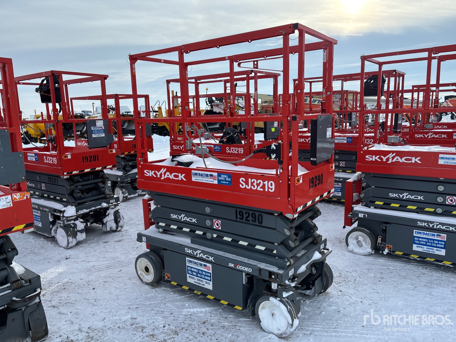 General Appearance with Picture, Right Front Corner