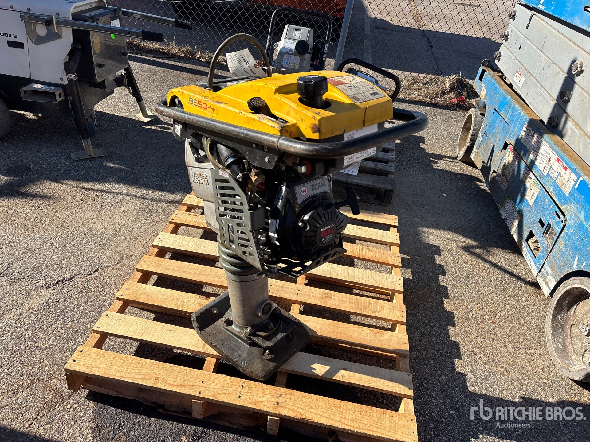 General Appearance with Bild, Ecke hinten links