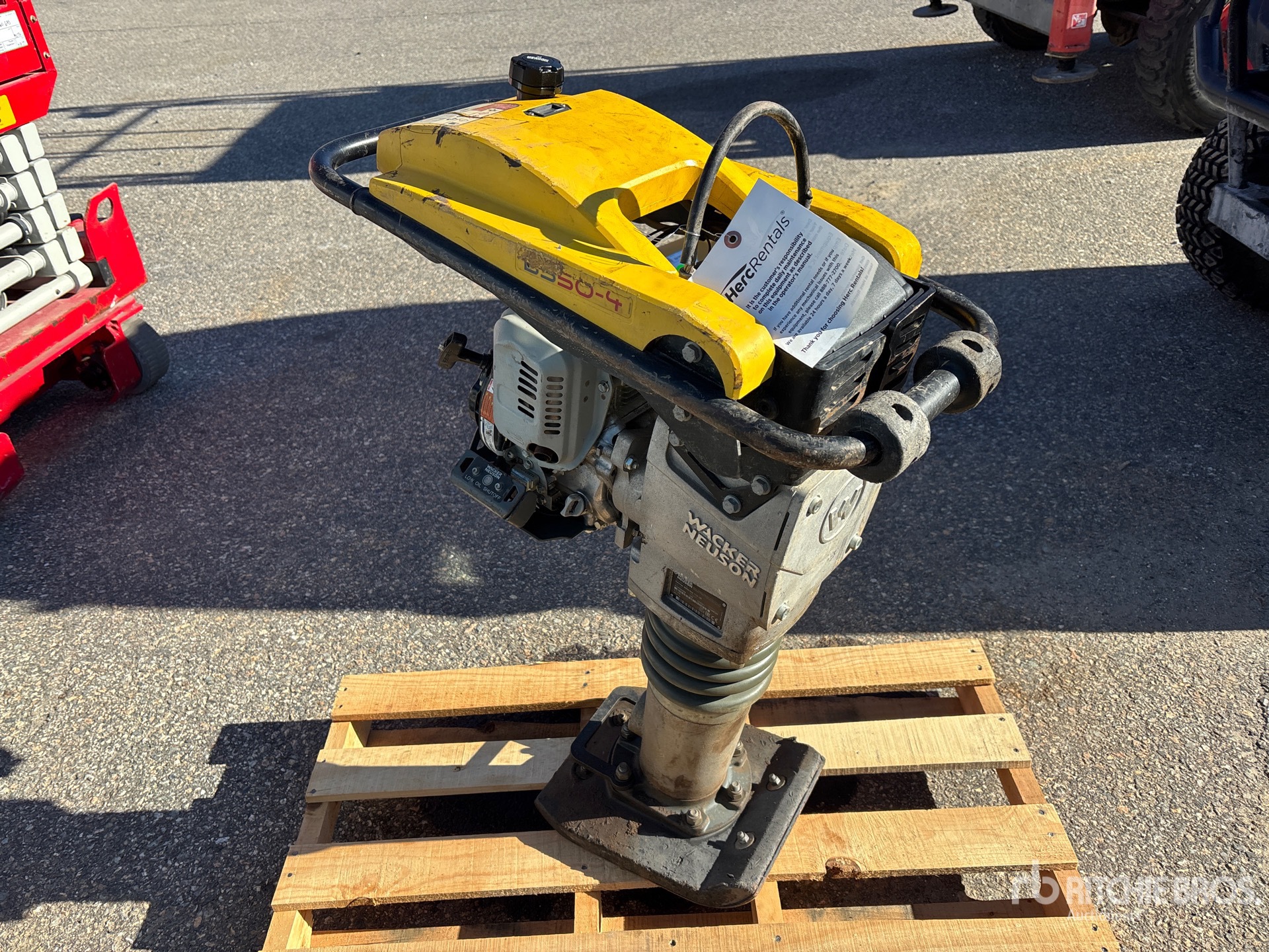 General Appearance with Bild, Ecke vorne rechts