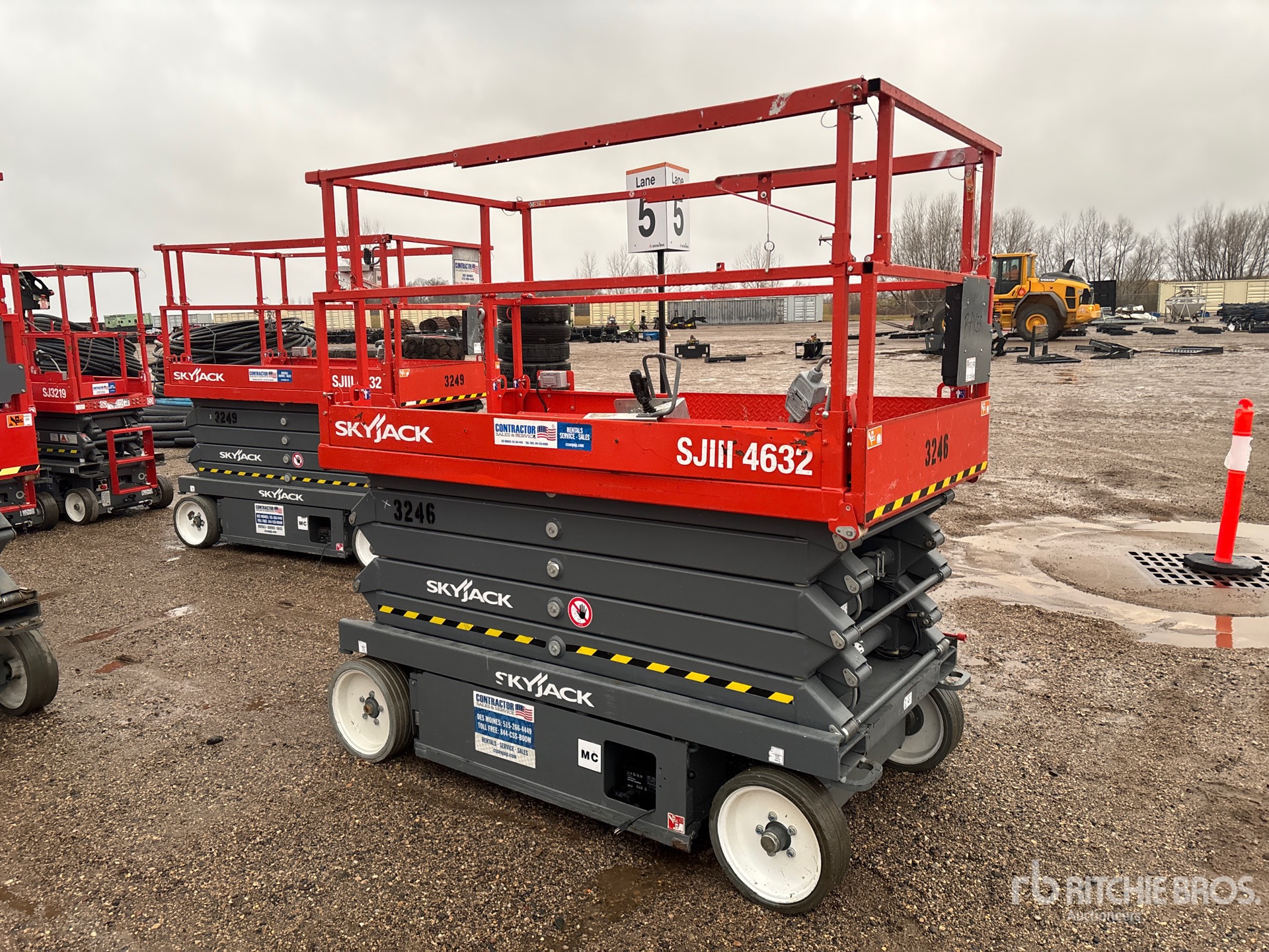 General Appearance with Picture, Right Front Corner