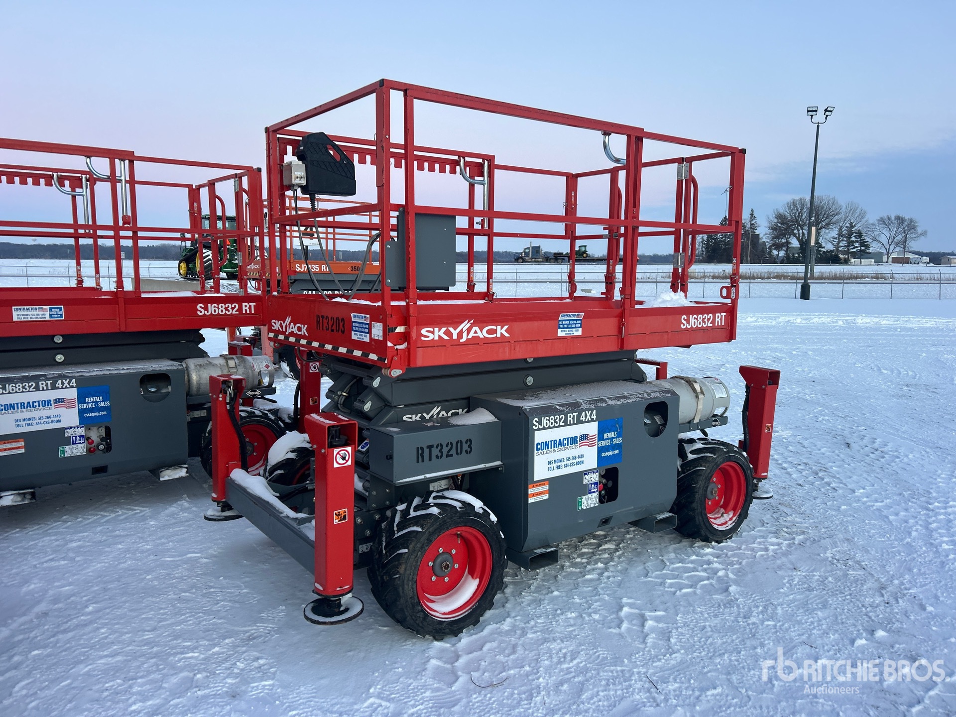 General Appearance with Picture, Left Front Corner