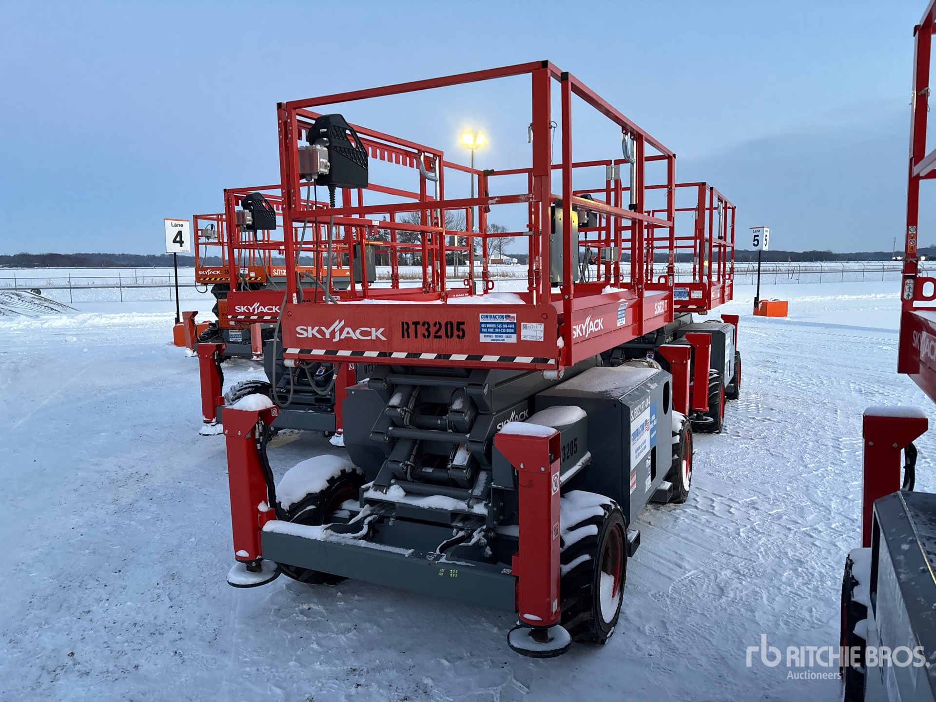 General Appearance with Picture, Left Front Corner