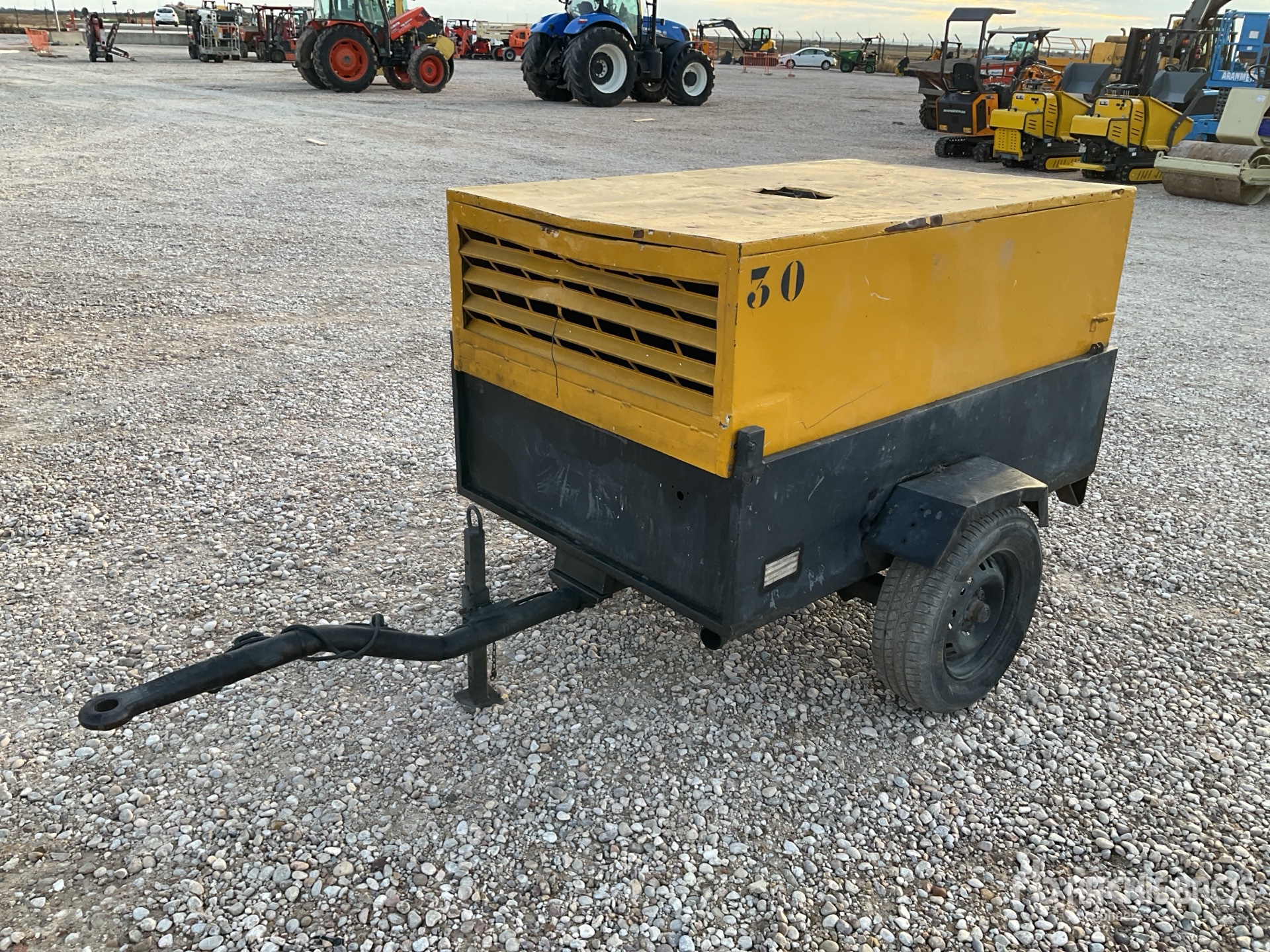 General Appearance with Foto, angolo anteriore sinistro