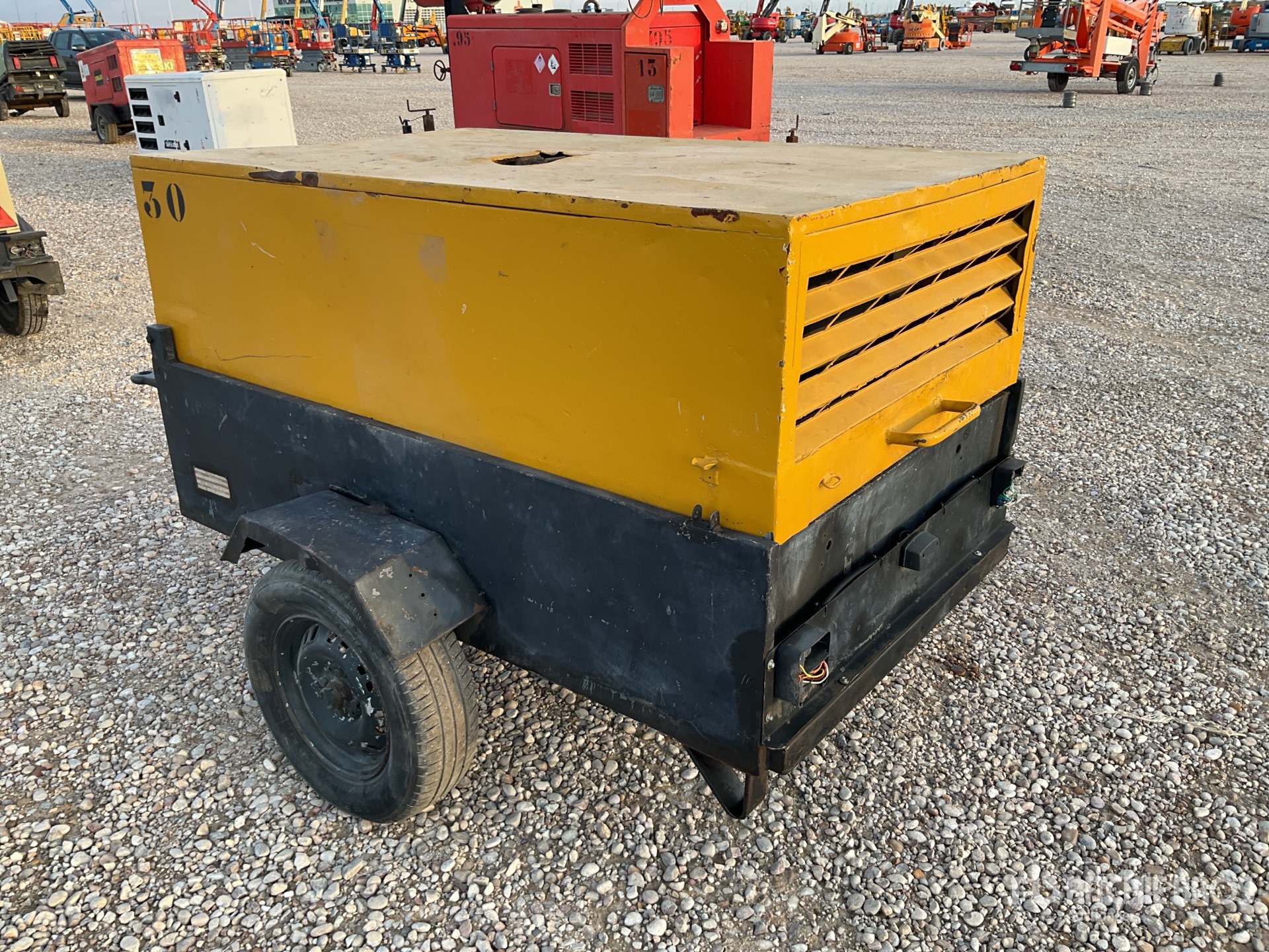 General Appearance with Foto, angolo anteriore destro