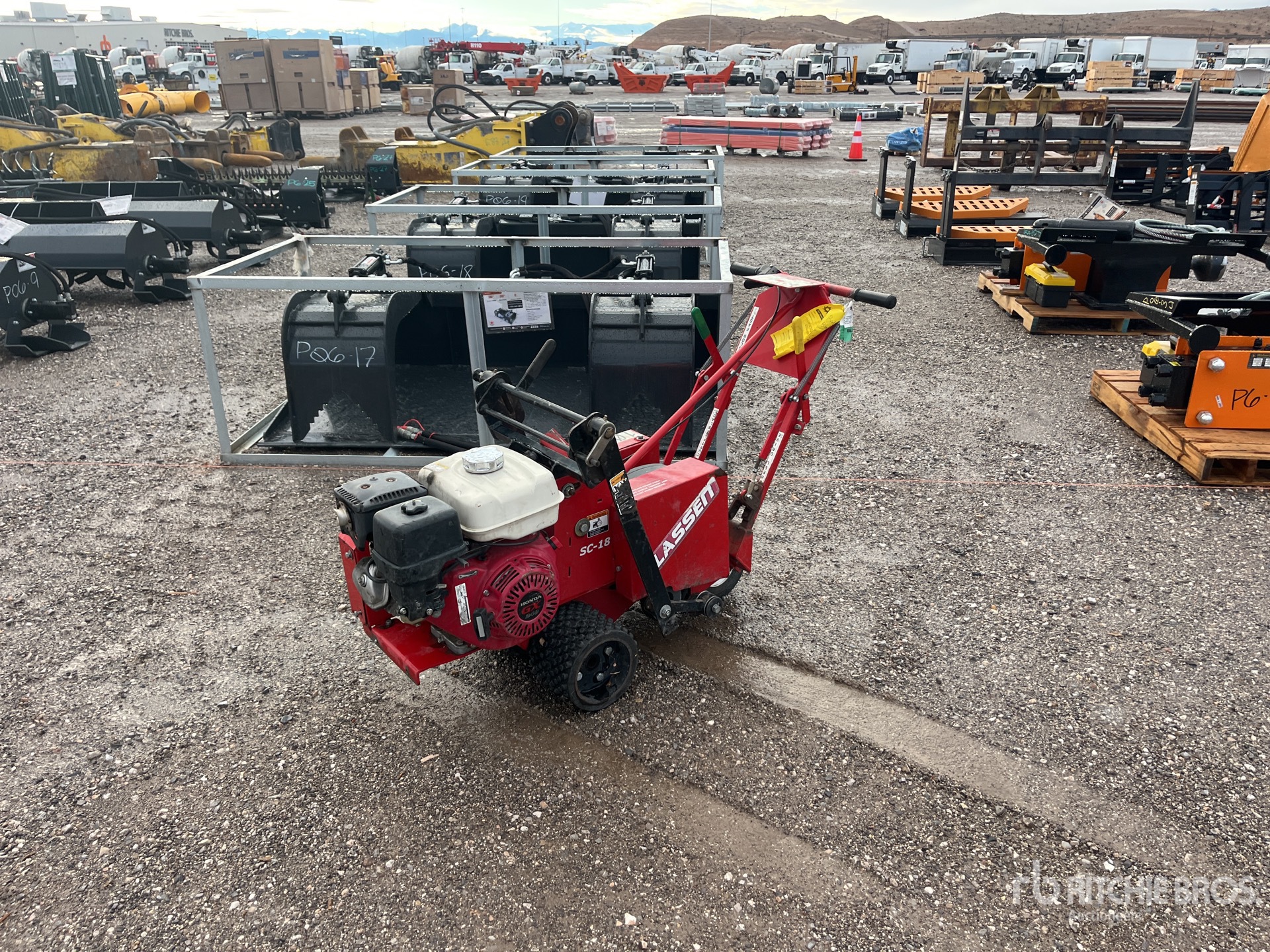 General Appearance with Bild, Ecke vorne links