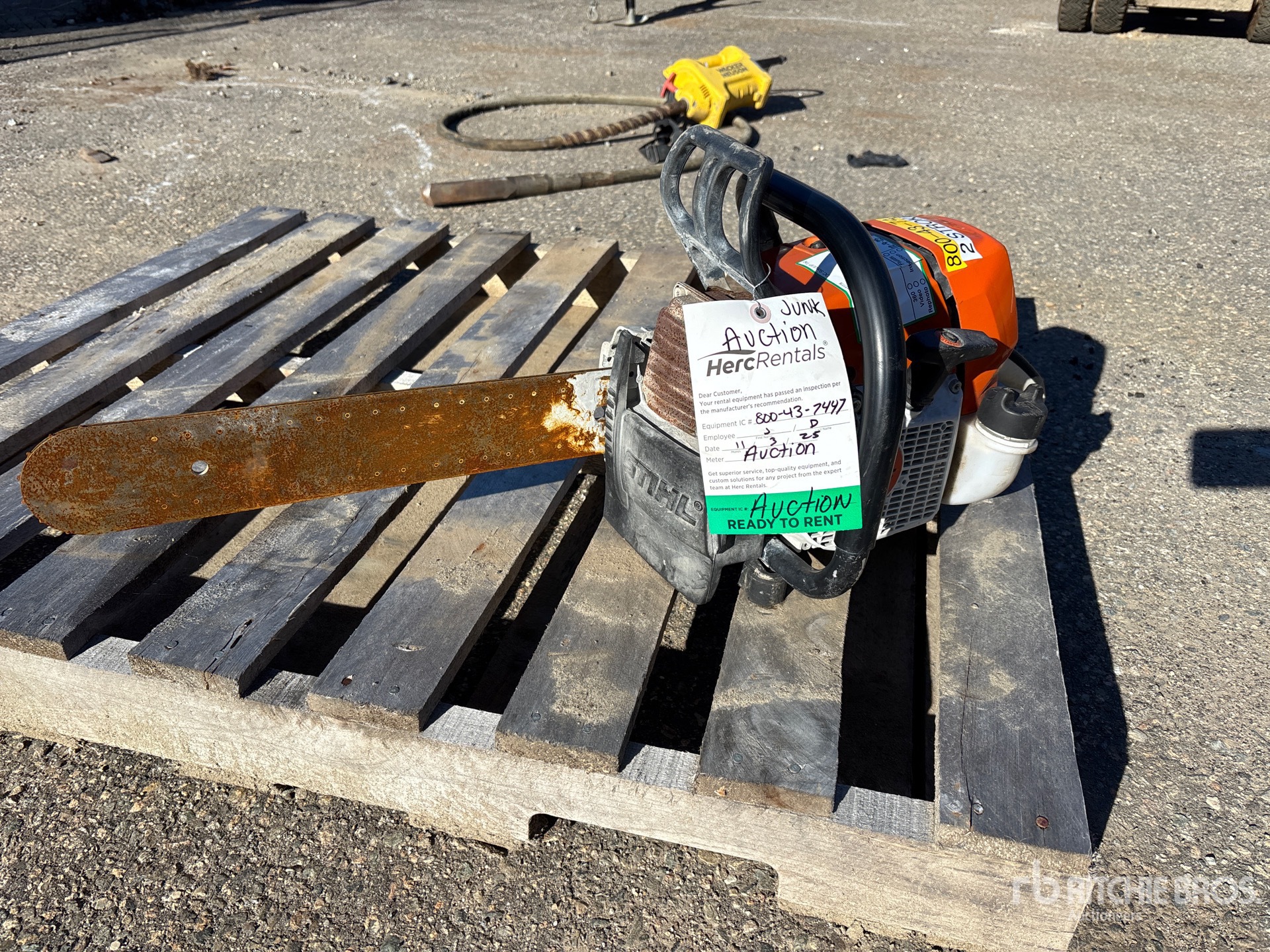 General Appearance with Featured Photo