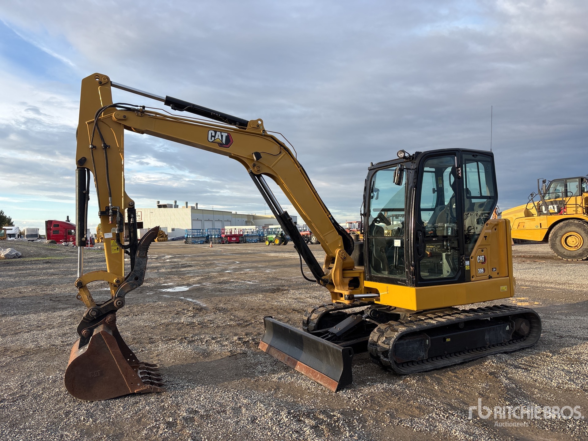 General Appearance with Picture, Left Front Corner