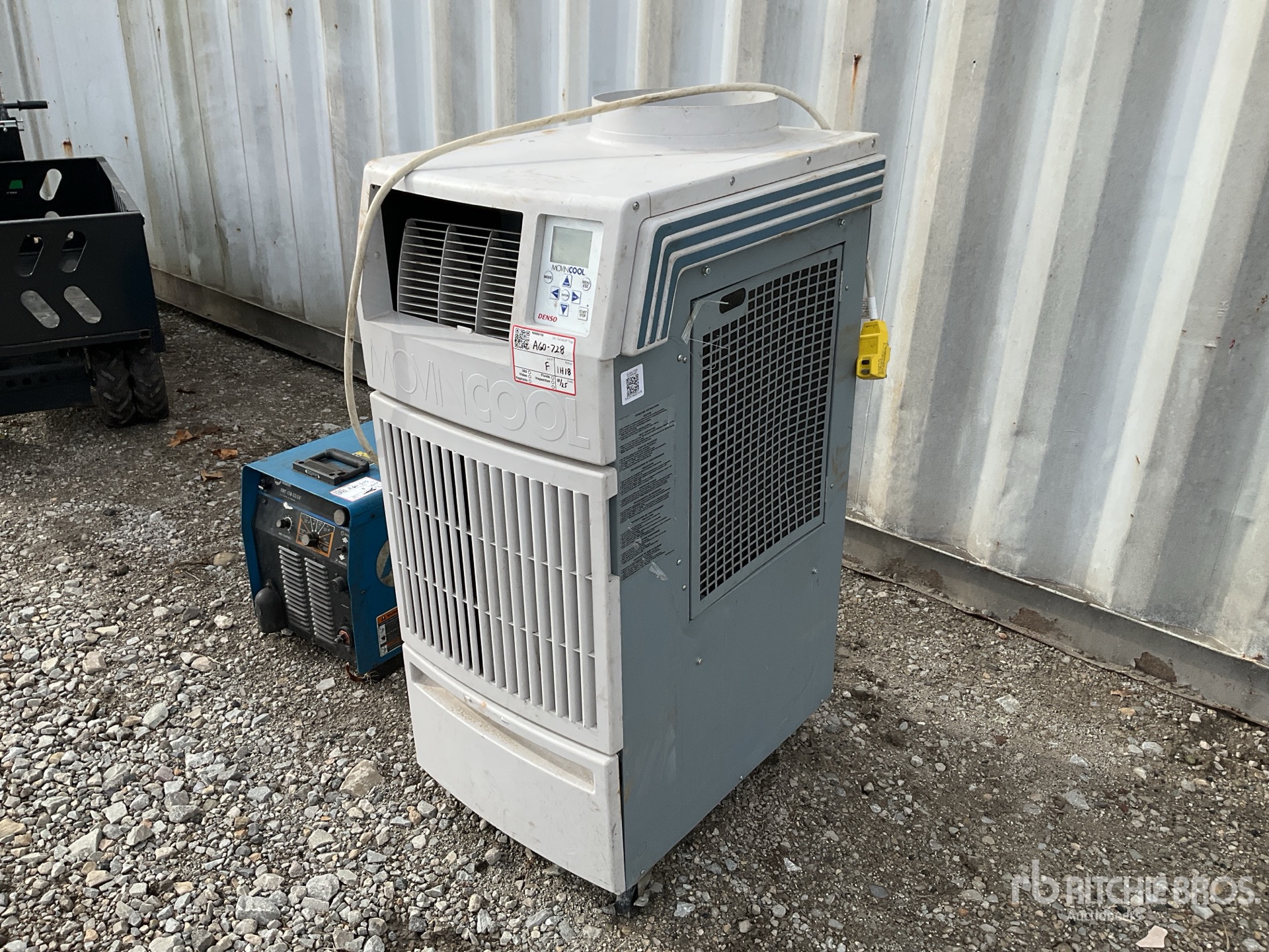 General Appearance with Bild, Ecke vorne links