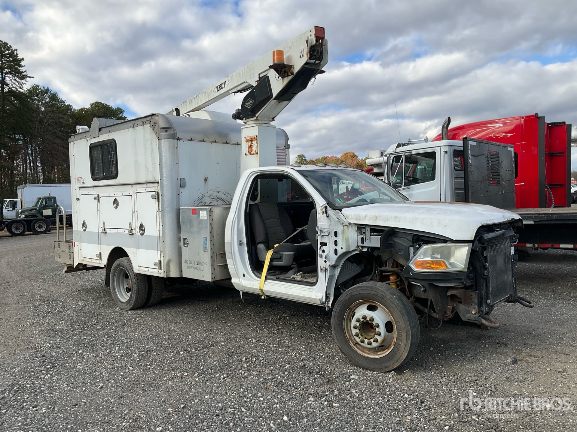 General Appearance with Picture, Right Front Corner