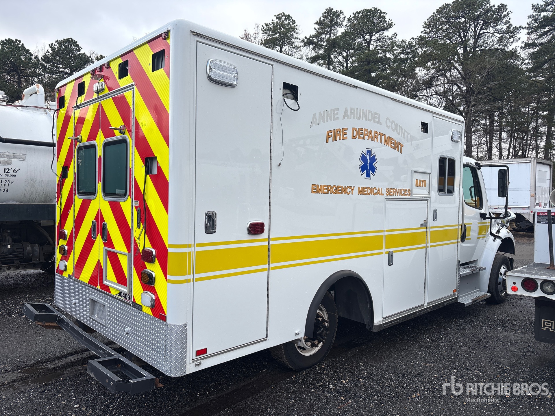 General Appearance with Picture, Right Rear Corner