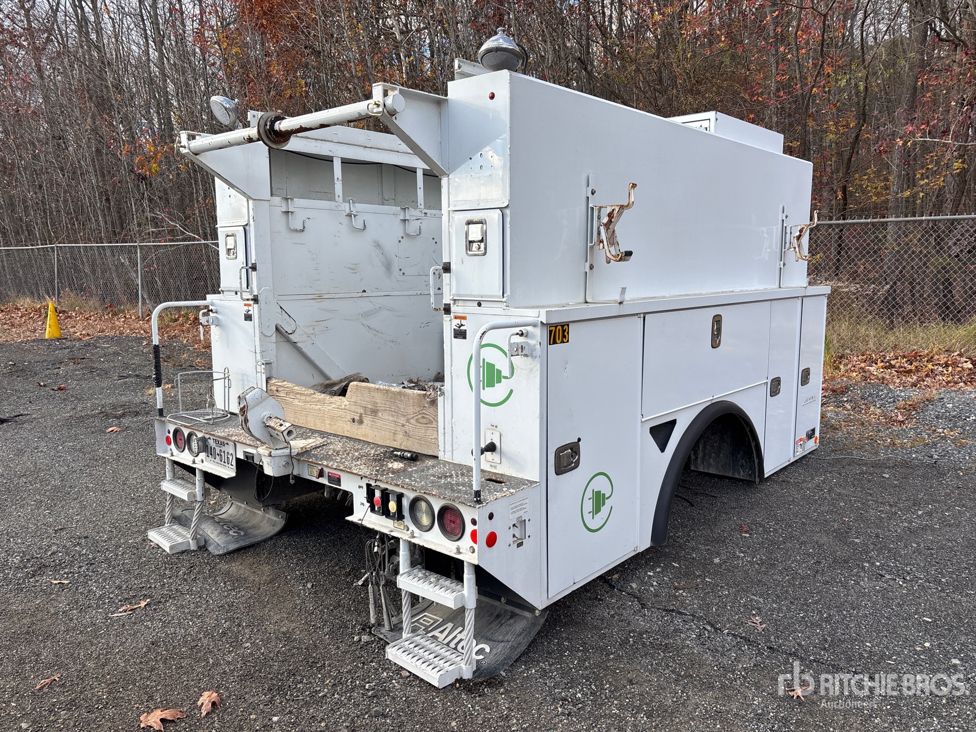 General Appearance with Foto, angolo anteriore sinistro