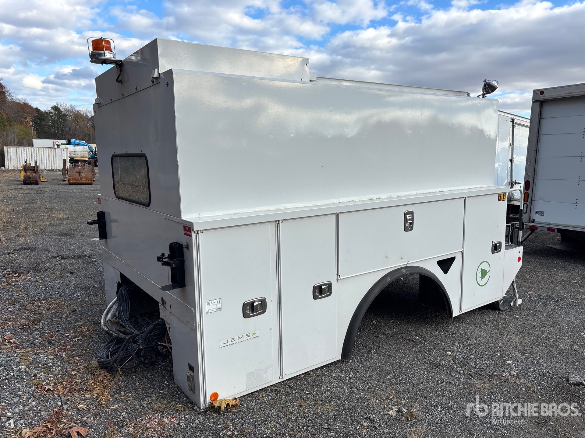 General Appearance with Foto, angolo anteriore sinistro