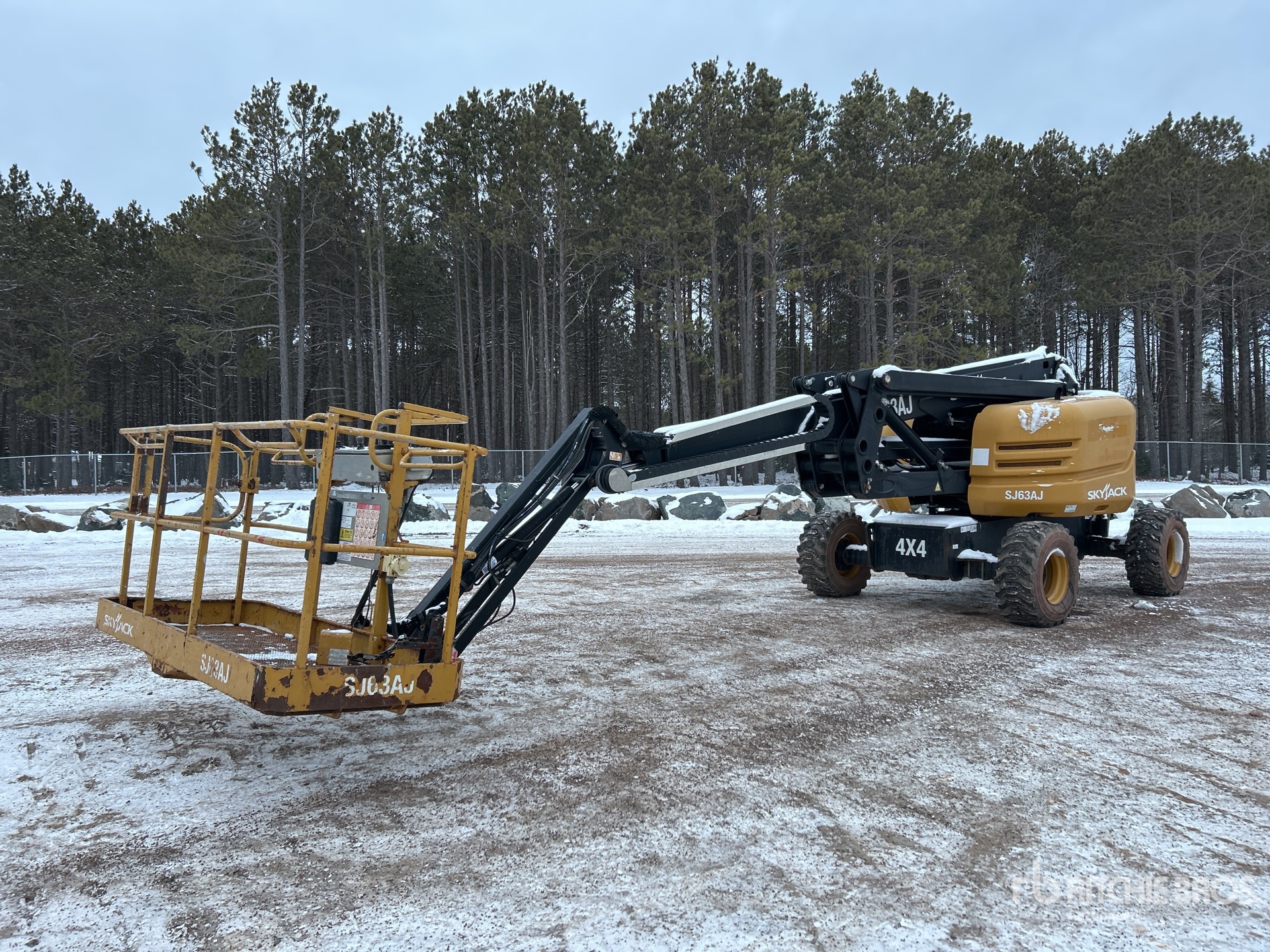 General Appearance with Featured Photo