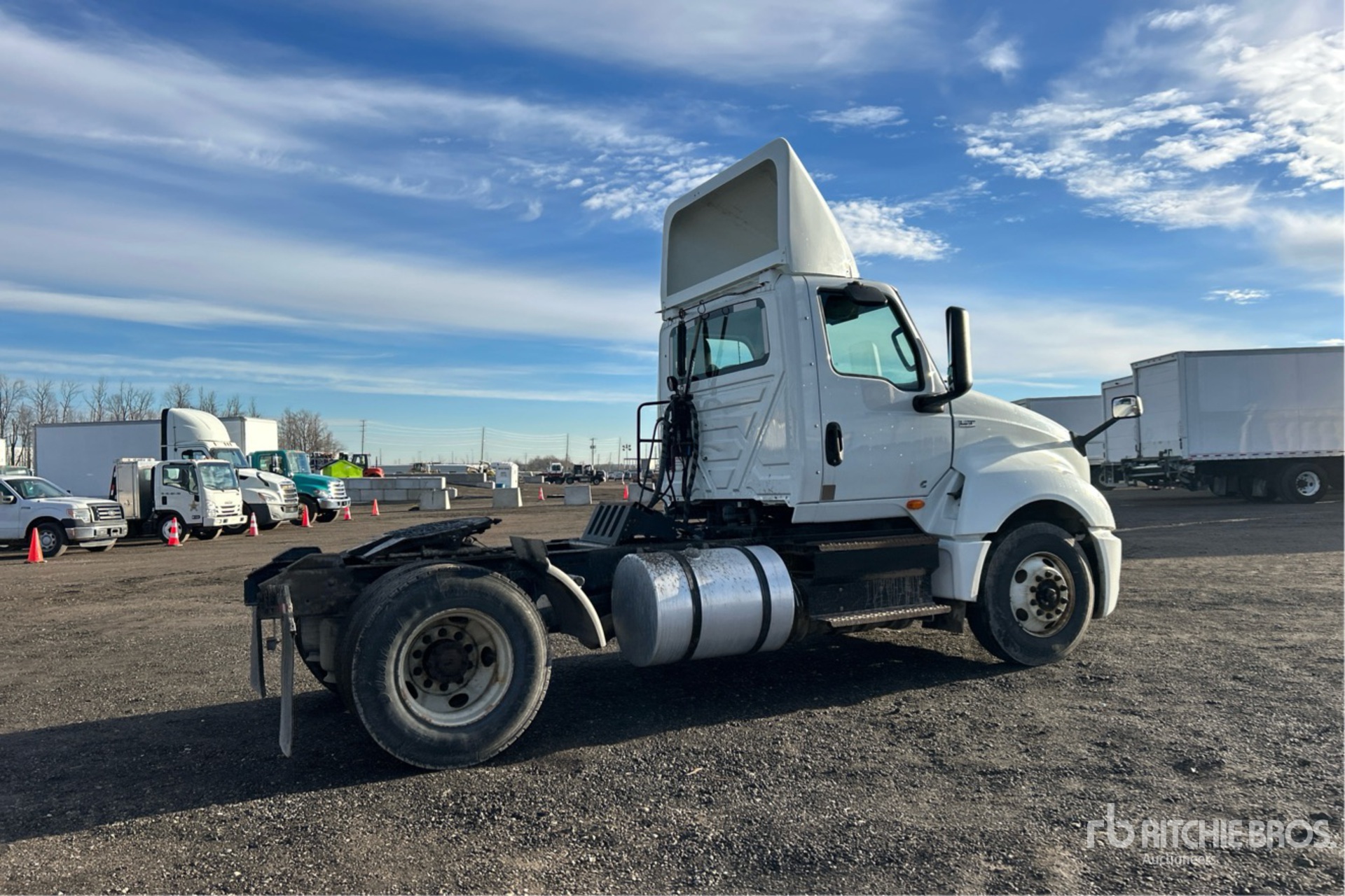 General Appearance with Imagen: esquina trasera derecha