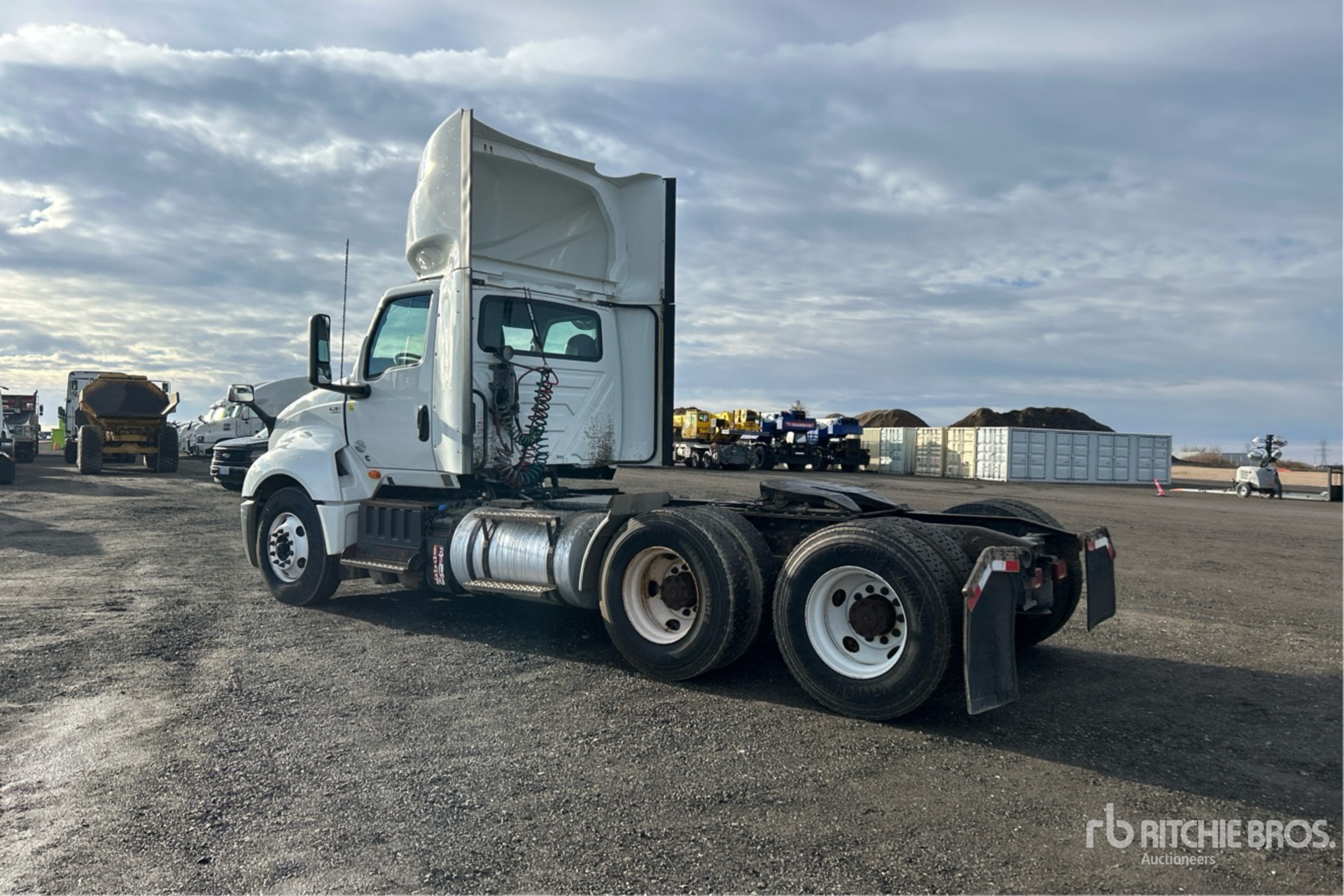 General Appearance with Bild, Ecke hinten links