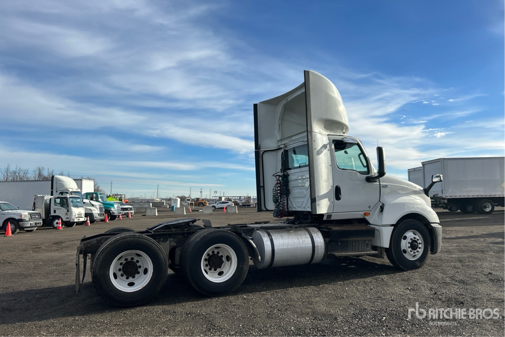 General Appearance with Bild, Ecke hinten rechts