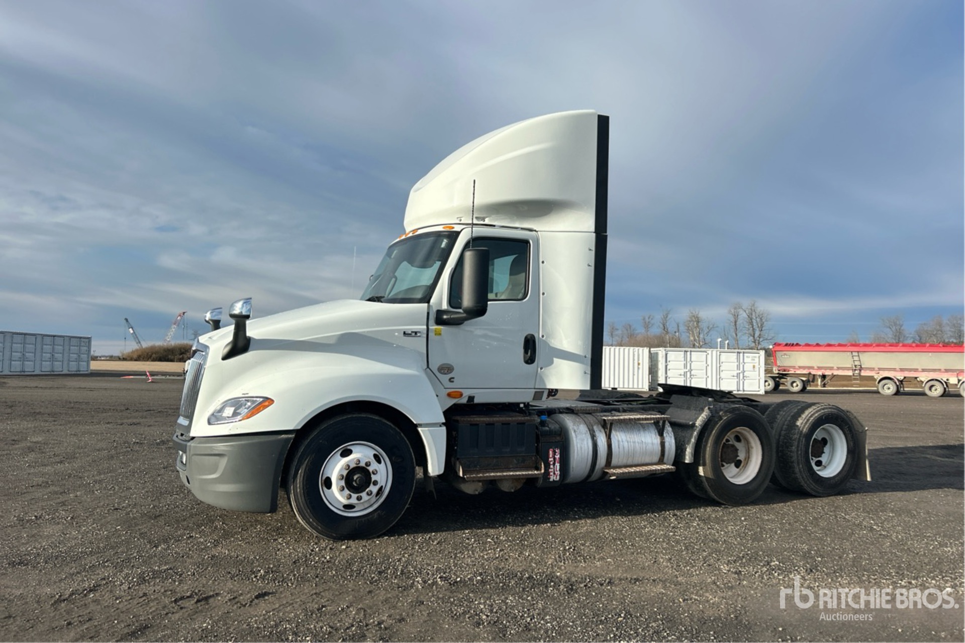 General Appearance with Bild, Ecke vorne links