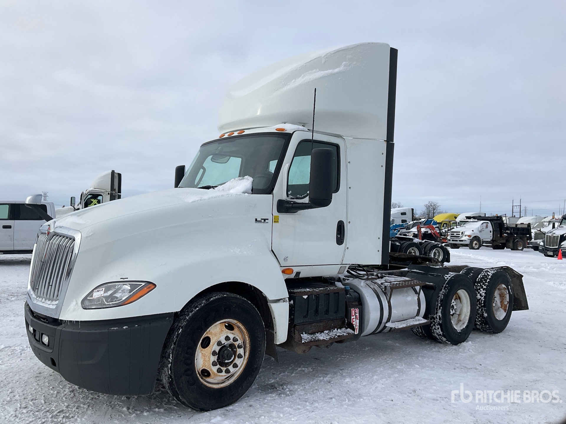 General Appearance with Bild, Ecke vorne links