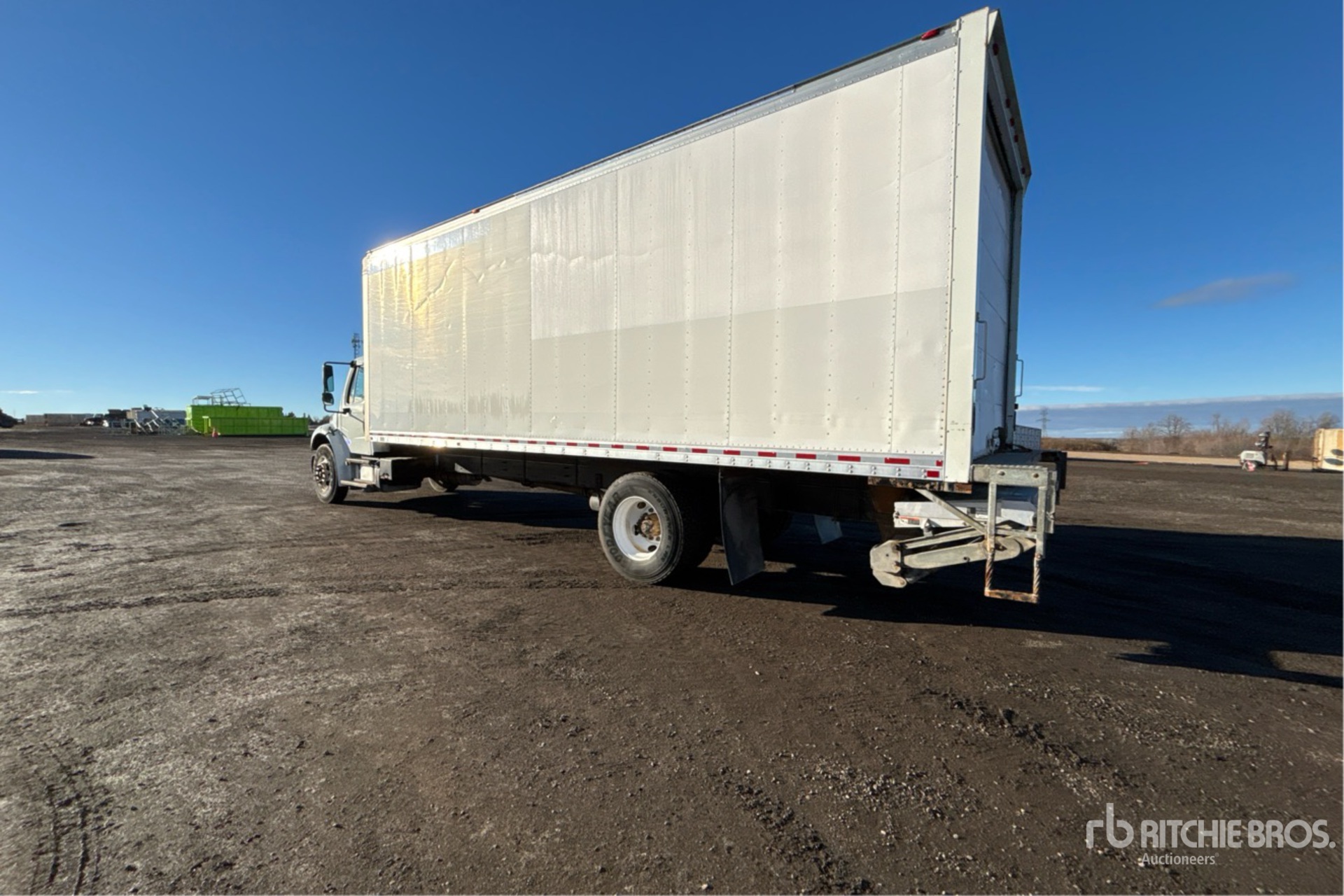 General Appearance with Foto, angolo posteriore sinistro