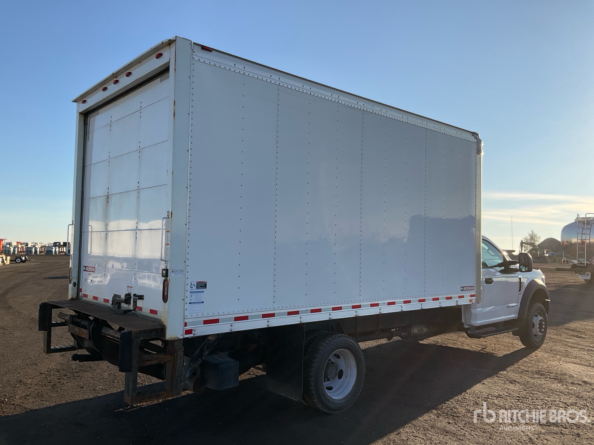 General Appearance with Bild, Ecke hinten rechts