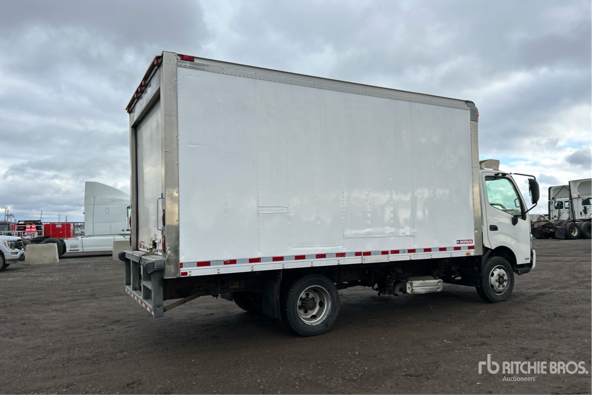 General Appearance with Image, coin arrière droit