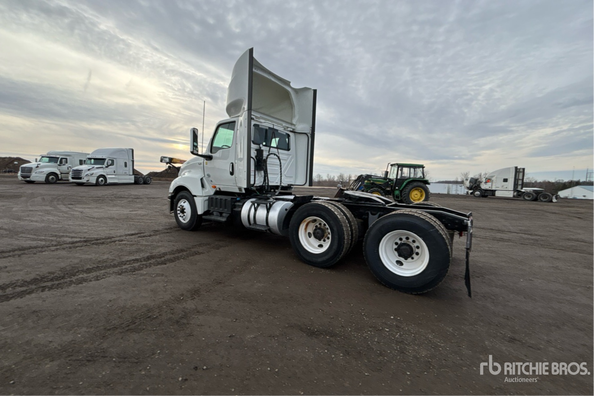 General Appearance with Bild, Ecke hinten links