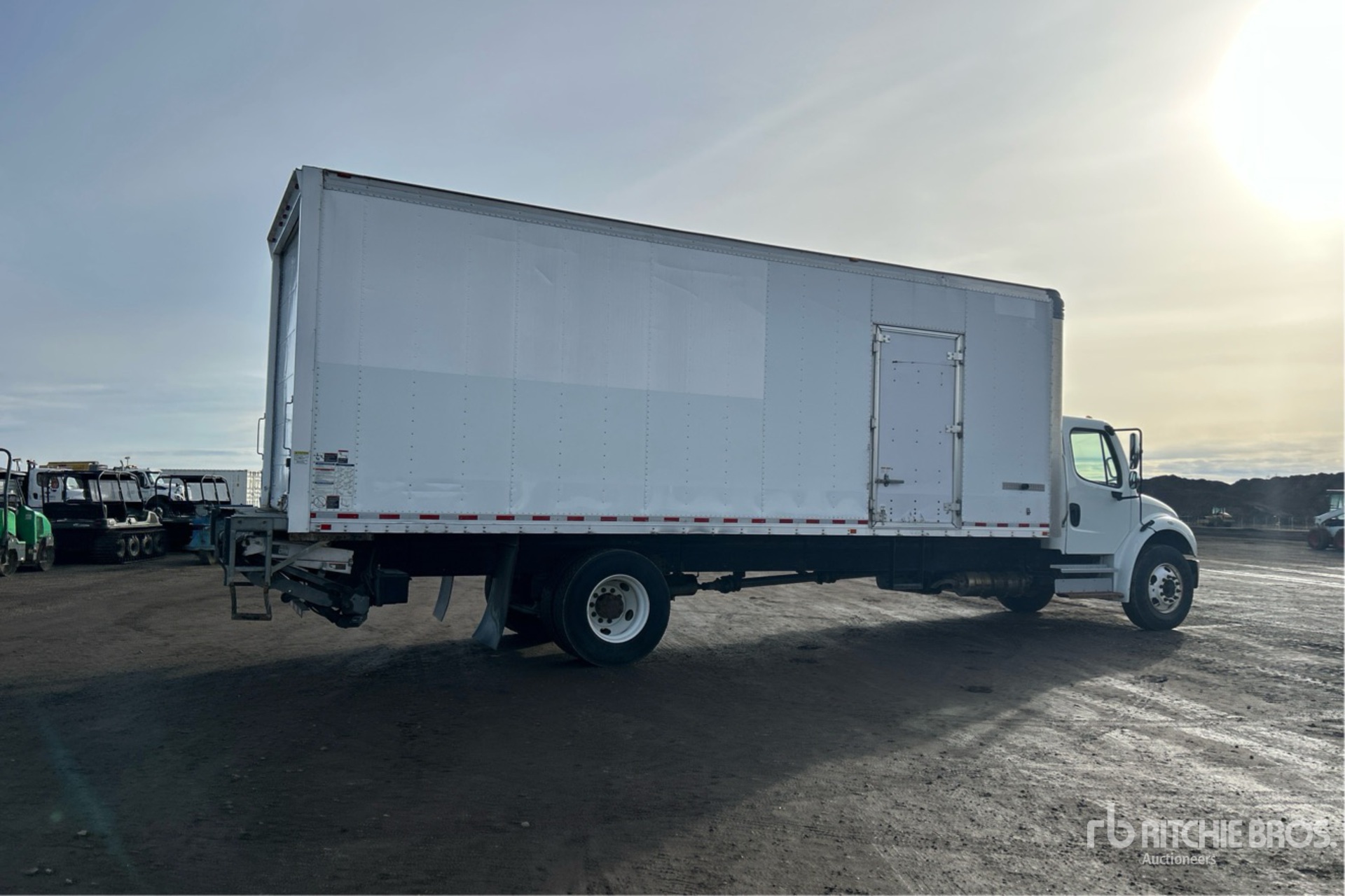 General Appearance with Bild, Ecke hinten rechts