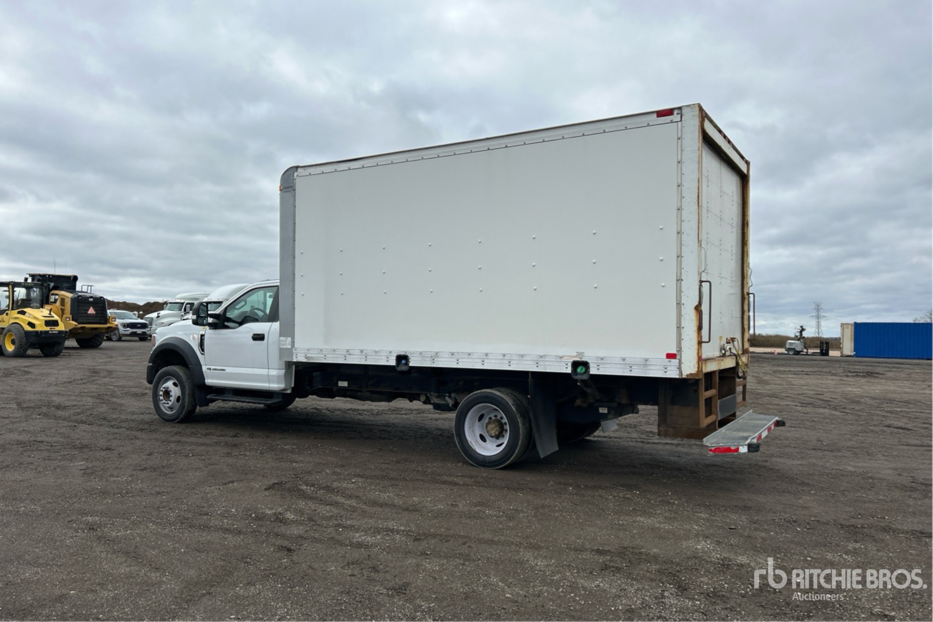 General Appearance with Foto, angolo posteriore sinistro