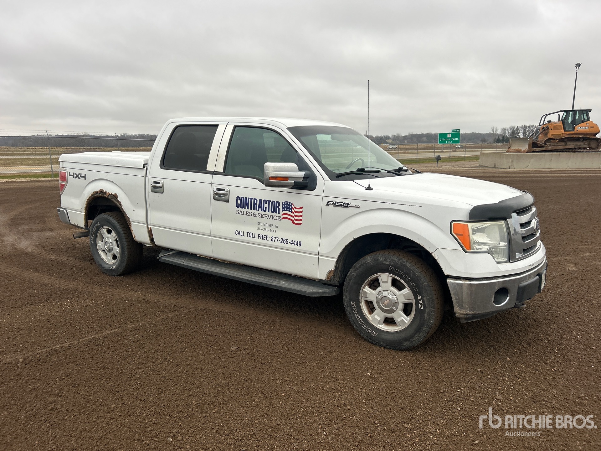 General Appearance with Picture, Right Front Corner