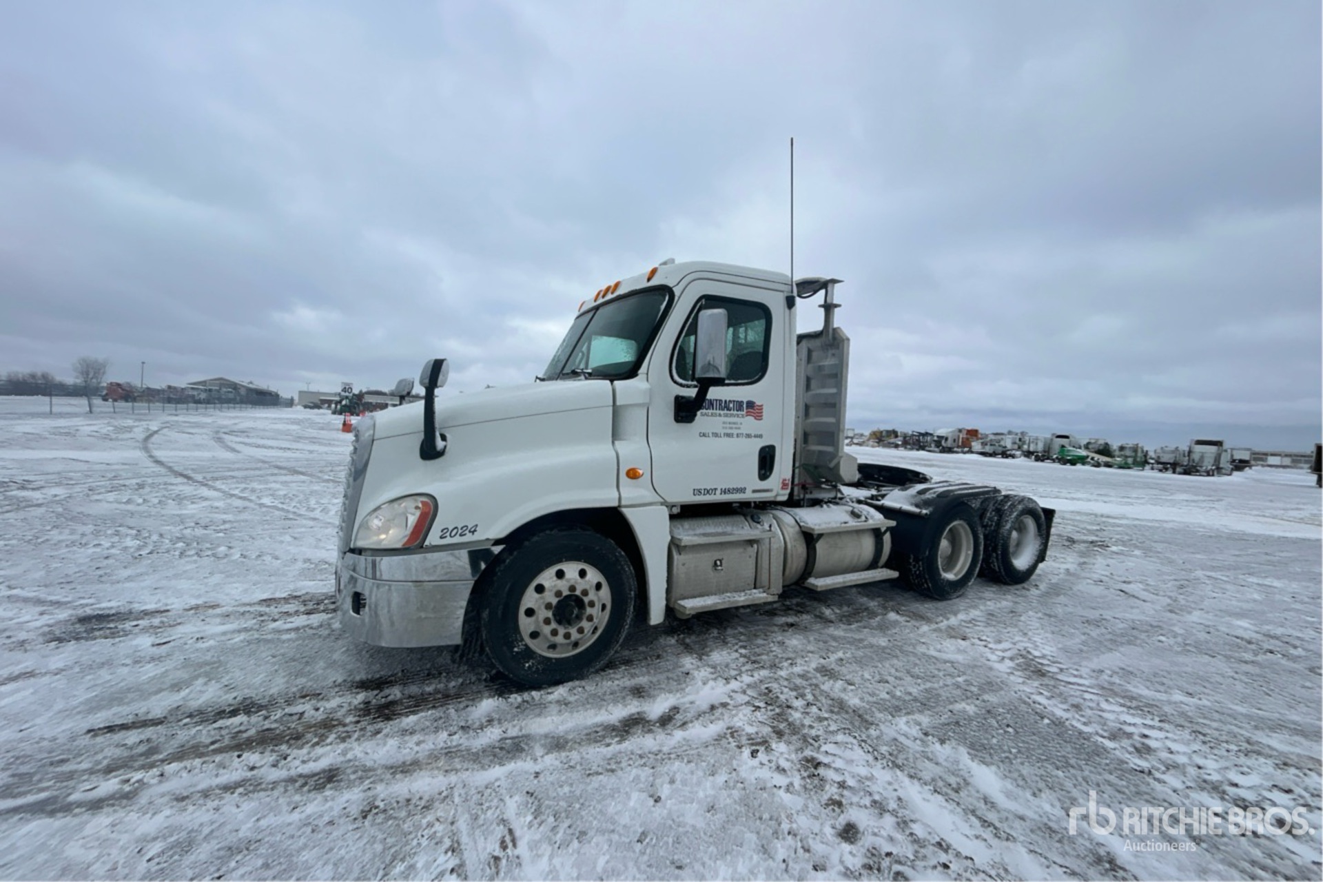 General Appearance with Picture, Left Front Corner