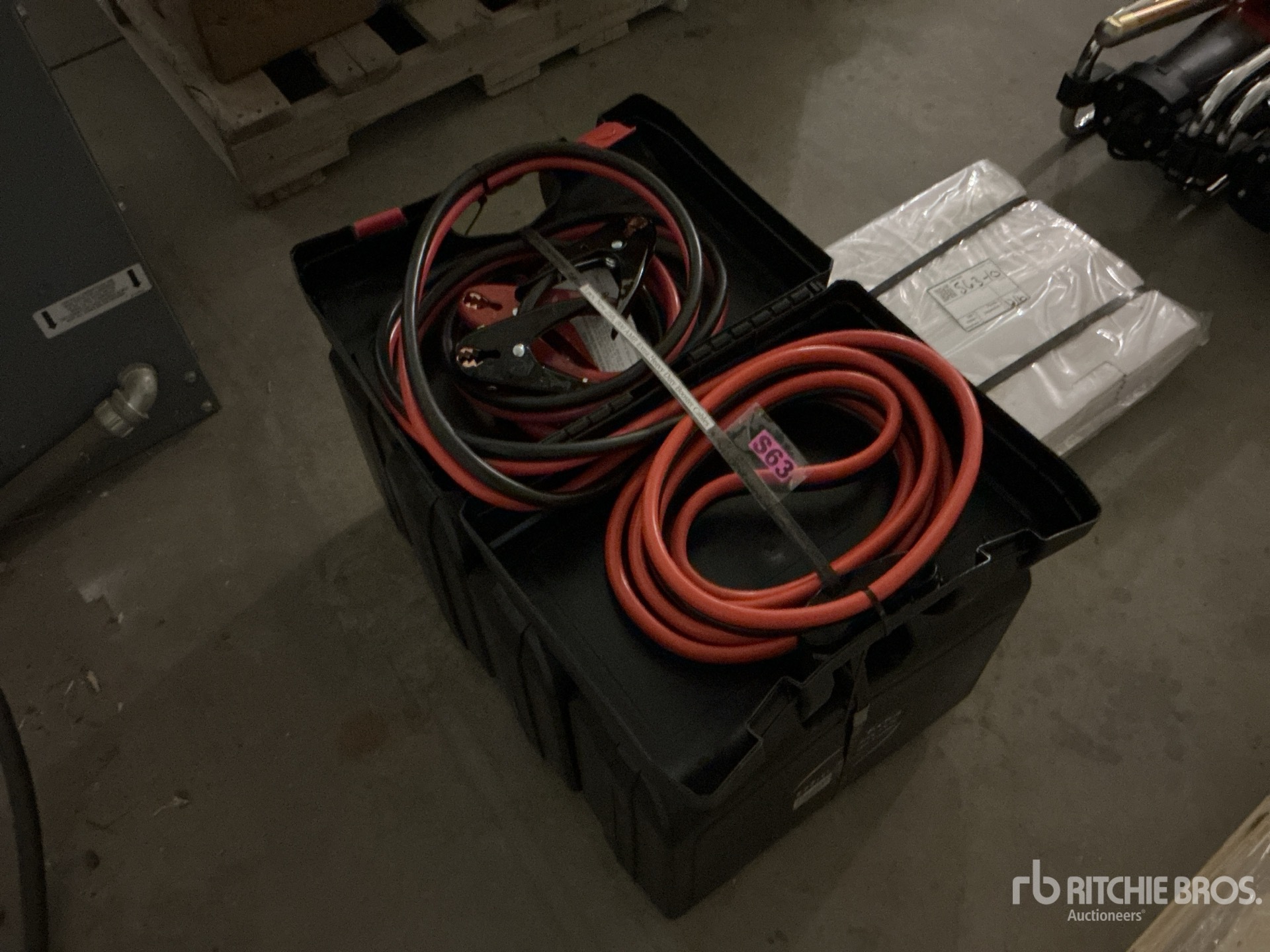 Aspect général with Image, coin arrière droit