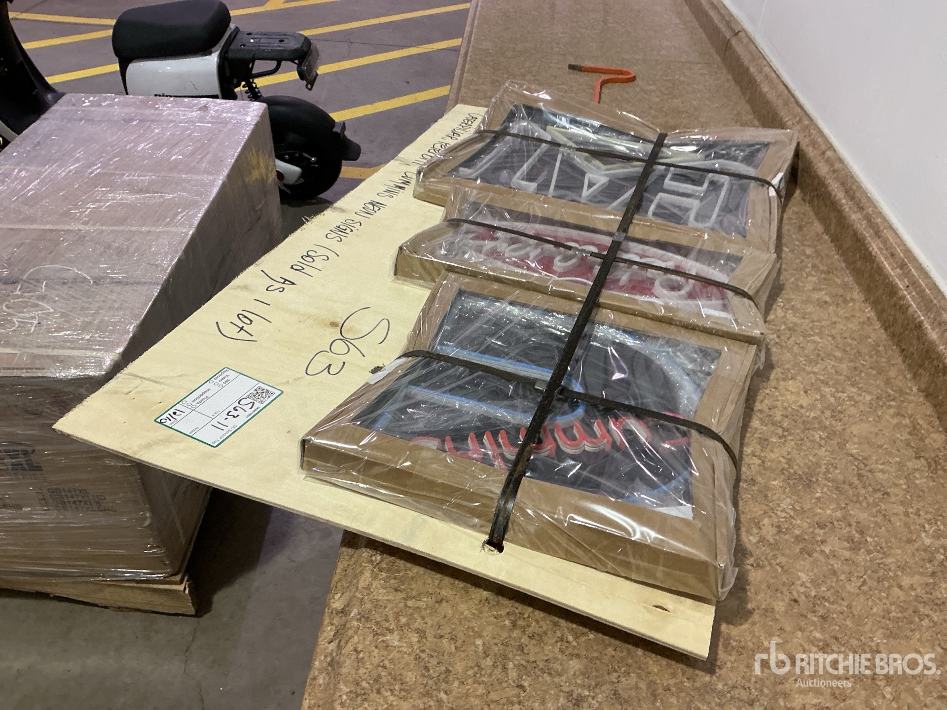 Aspect général with Image, coin arrière gauche