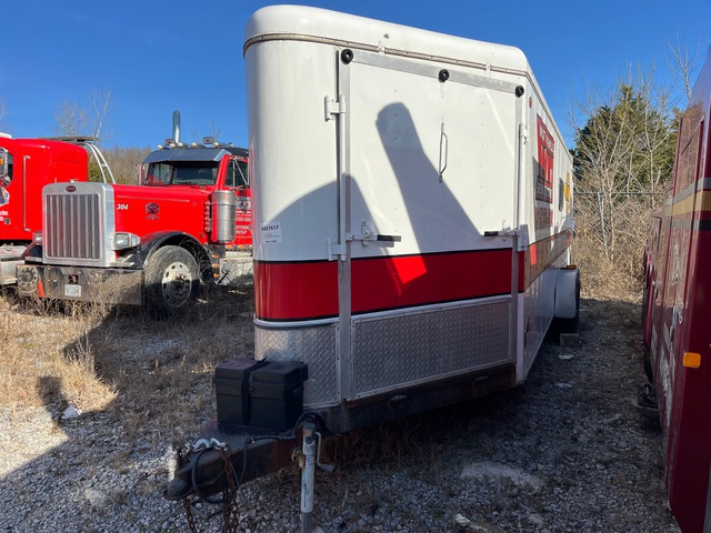 2001 United 48B 30 ft T/A Enclosed Trailer