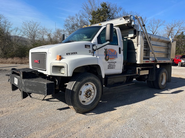 2004 GMC C7500 4x2 S/A Dump Truck