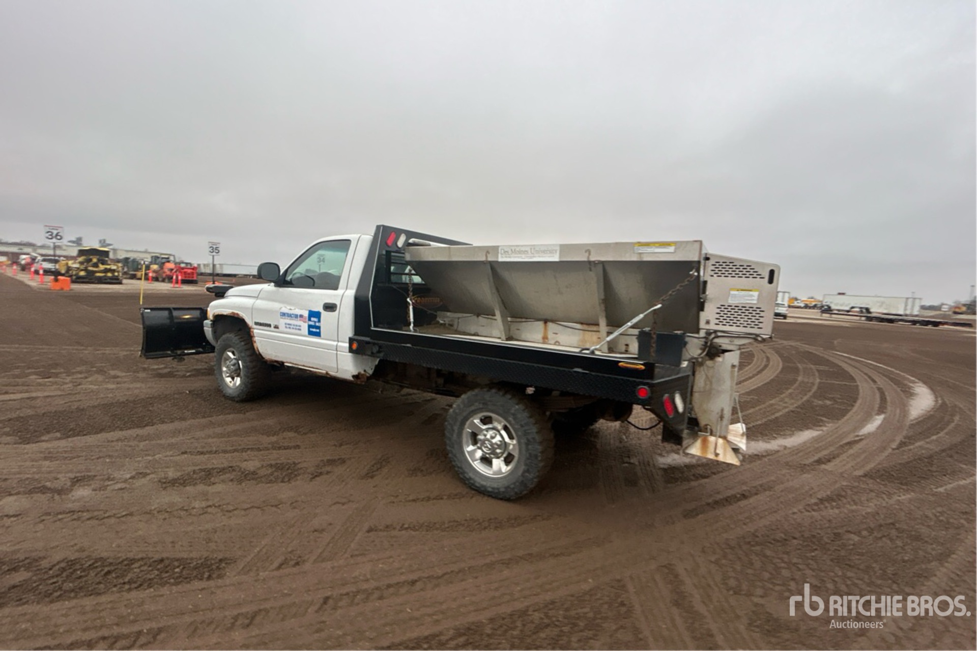 General Appearance with Foto, angolo posteriore sinistro