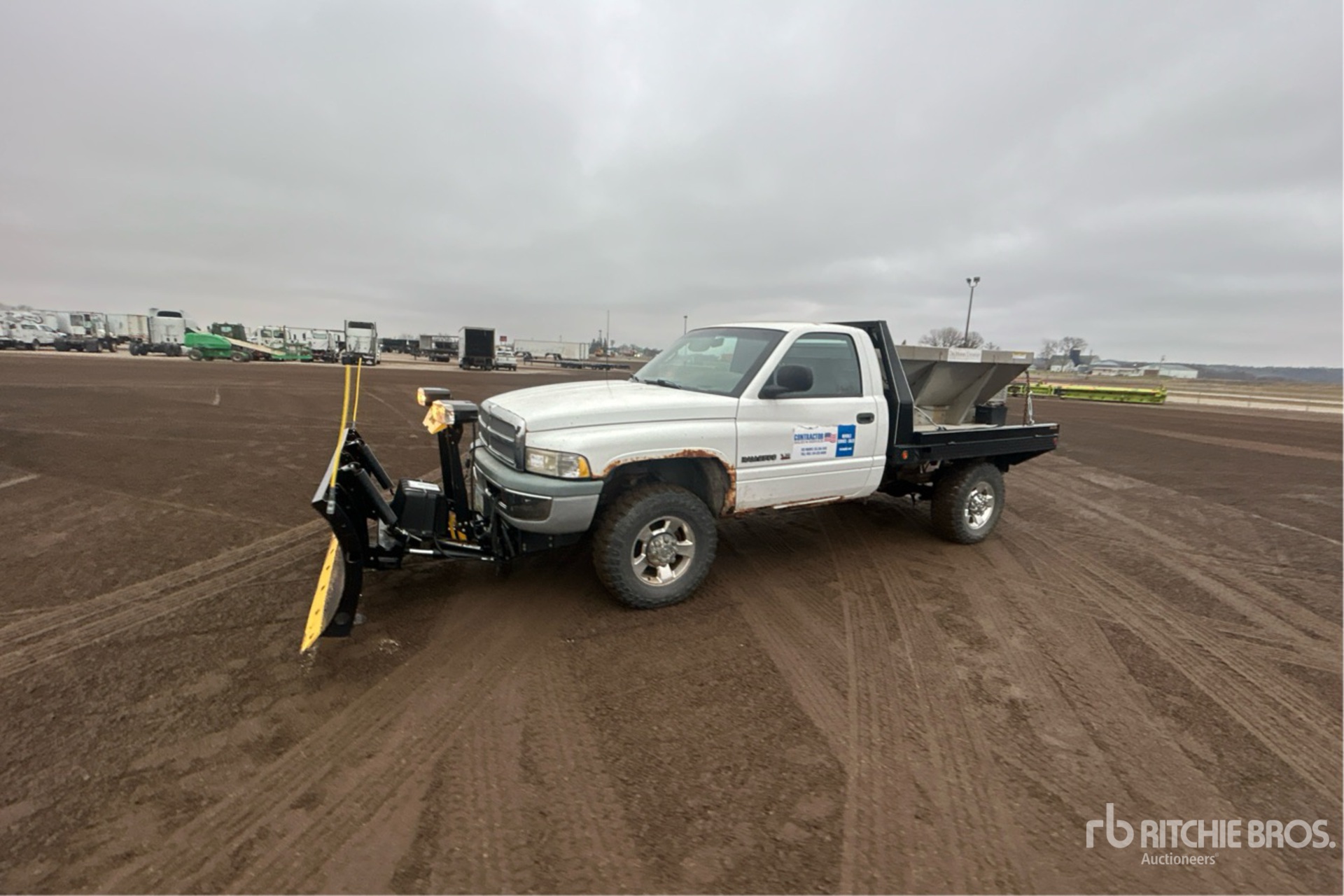 General Appearance with Foto, angolo anteriore sinistro