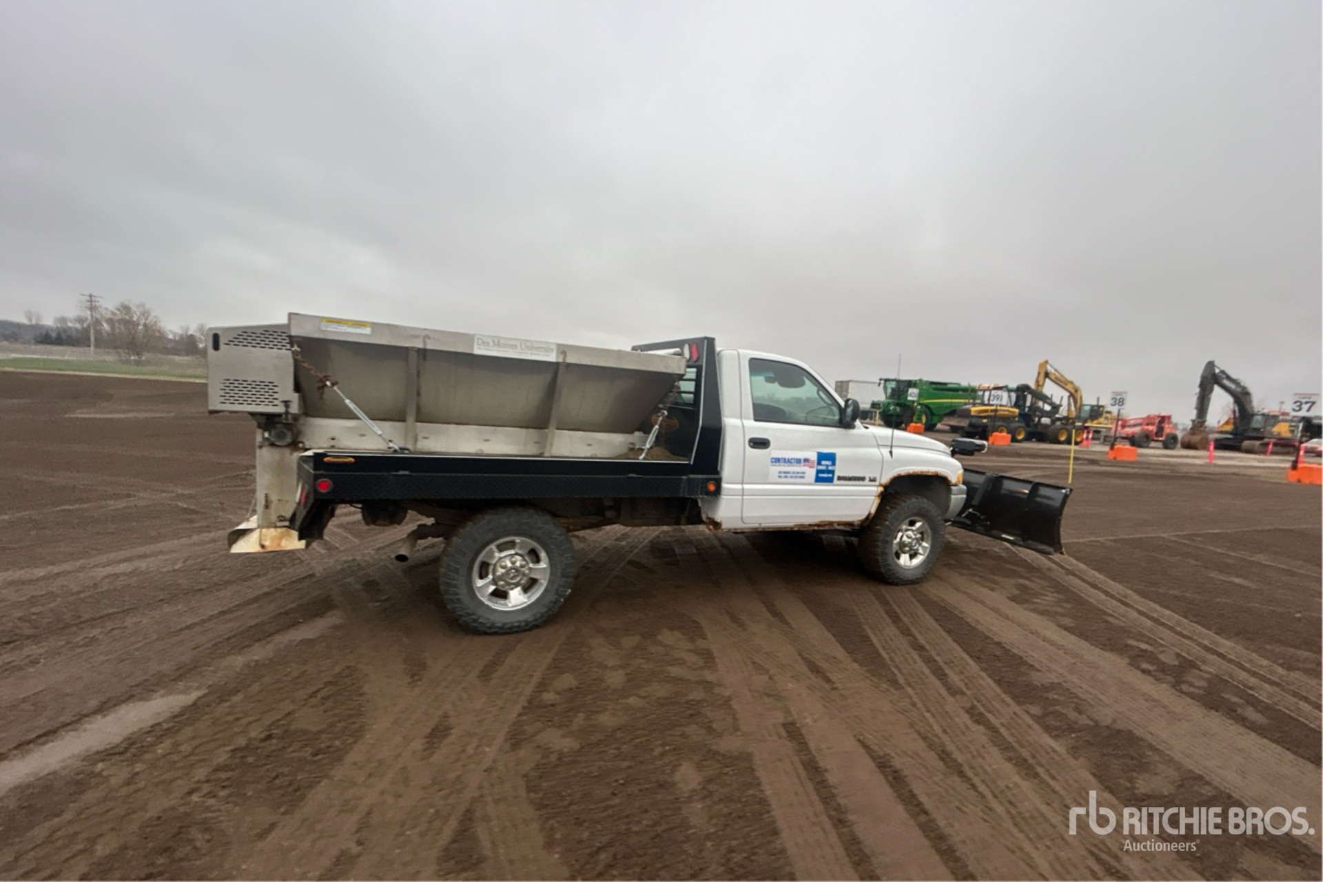 General Appearance with Foto, angolo anteriore sinistro