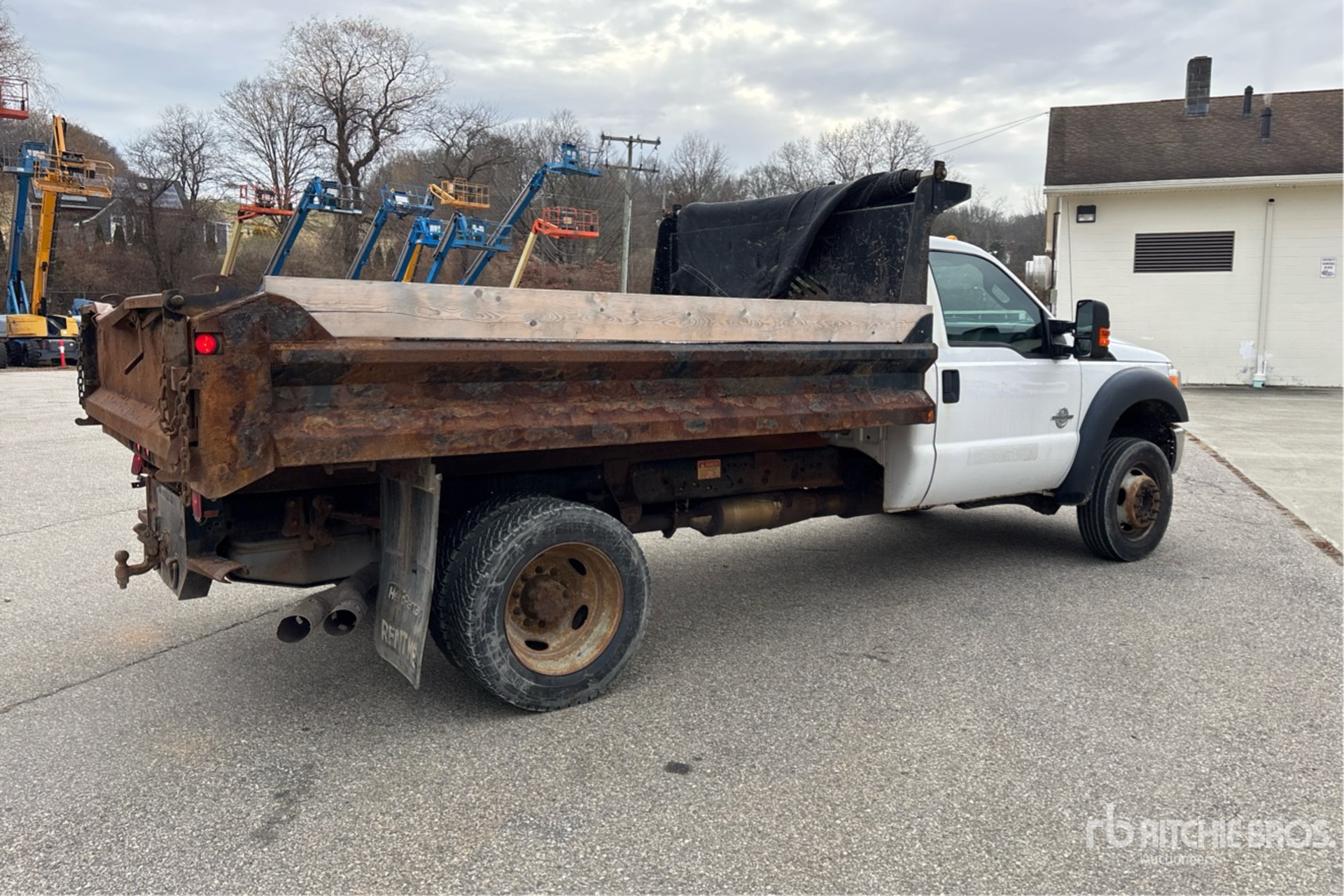 General Appearance with Picture, Right Rear Corner