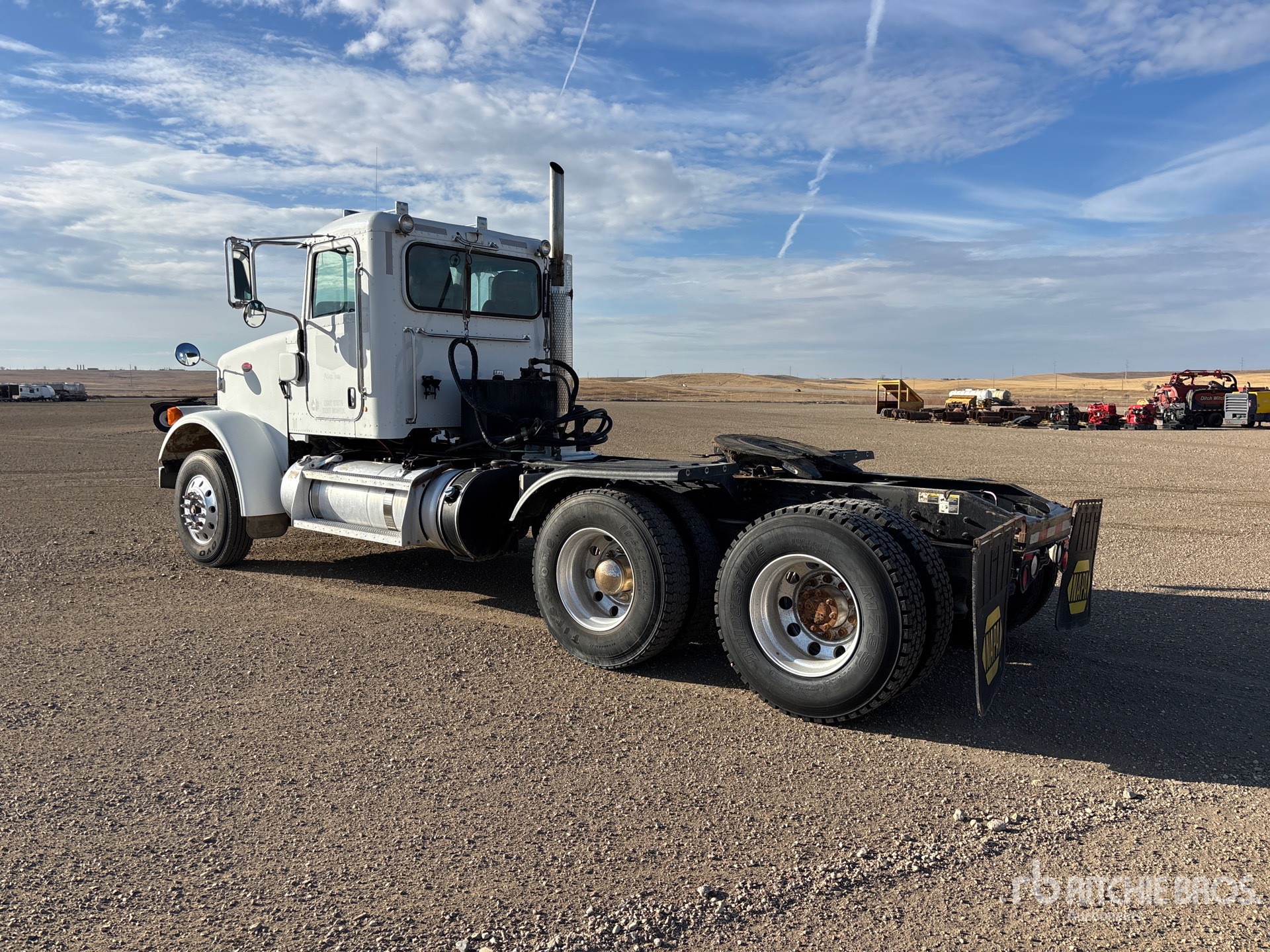 General Appearance with Foto, angolo posteriore sinistro