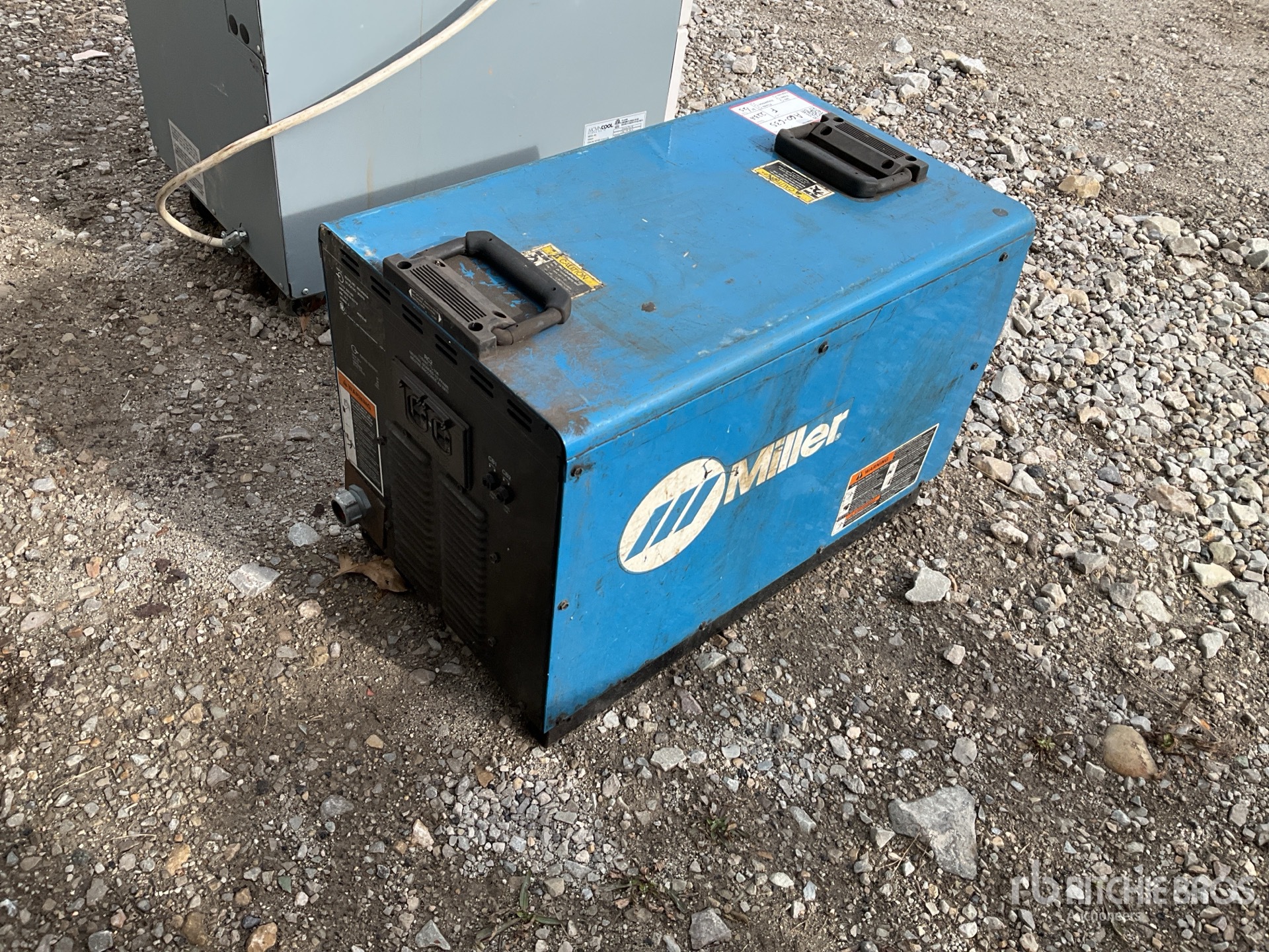 Aspect général with Image, coin arrière droit