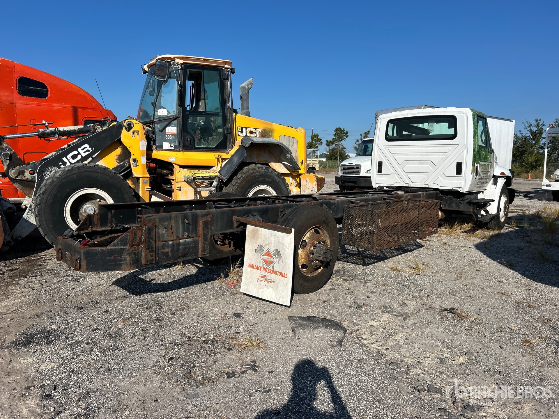 General Appearance with Foto, angolo anteriore sinistro