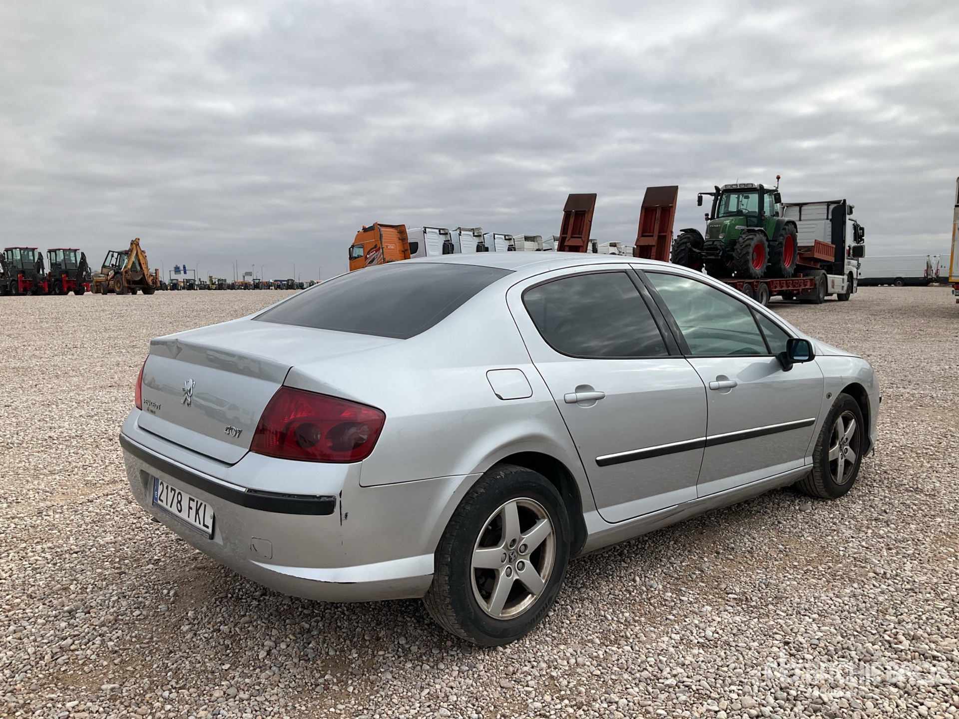 General Appearance with Picture, Right Rear Corner