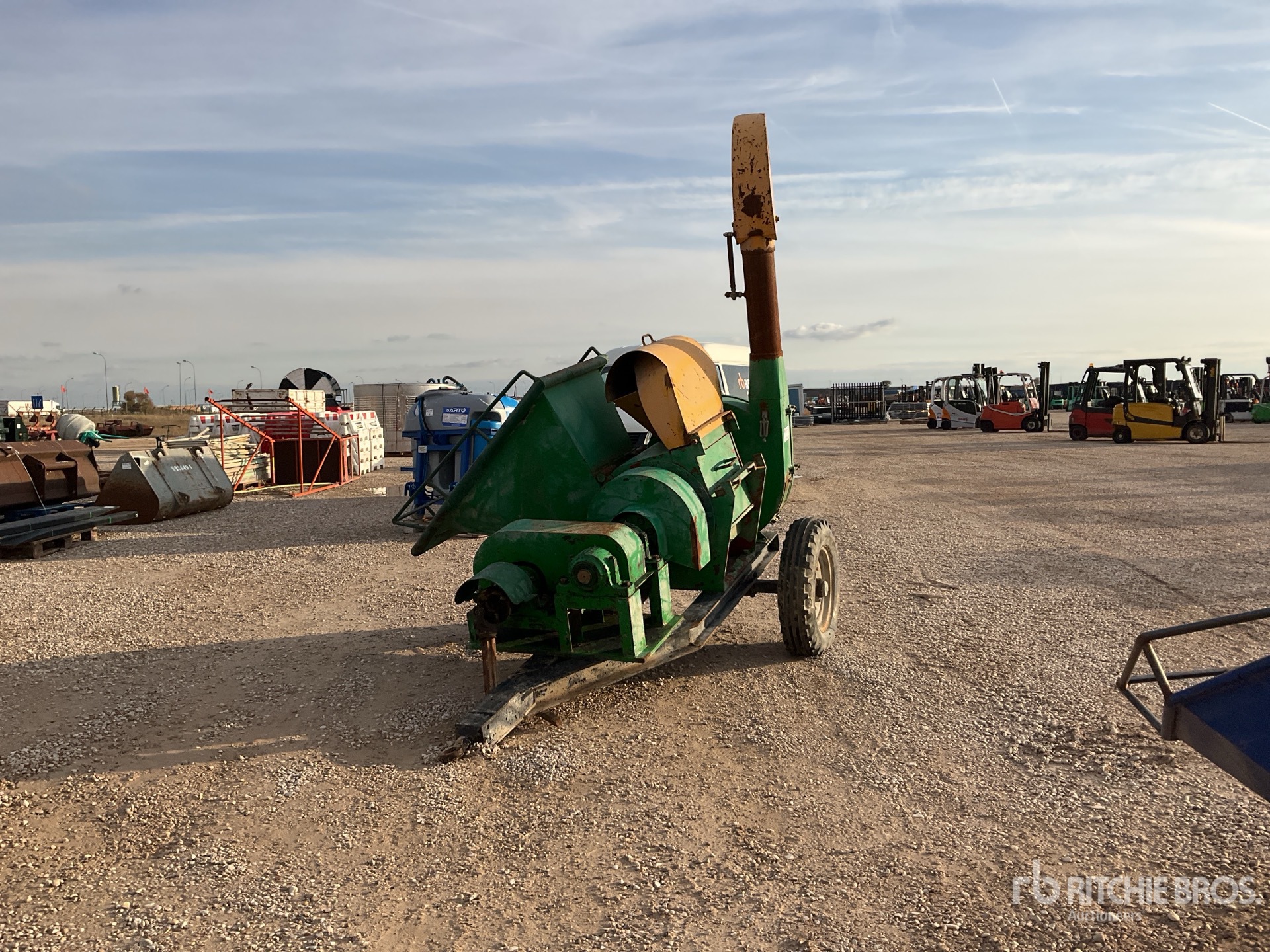 General Appearance with Bild, Ecke vorne links