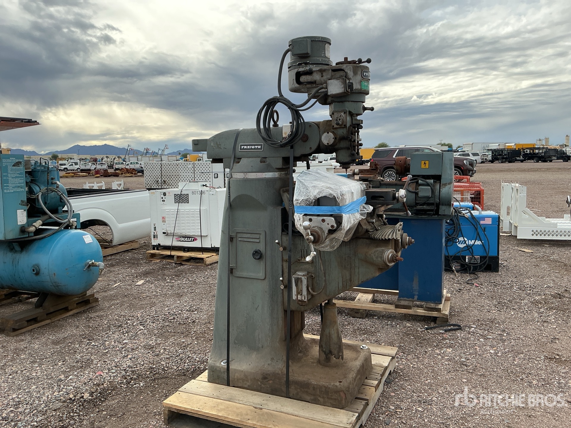 Aspect général with Image, coin avant gauche