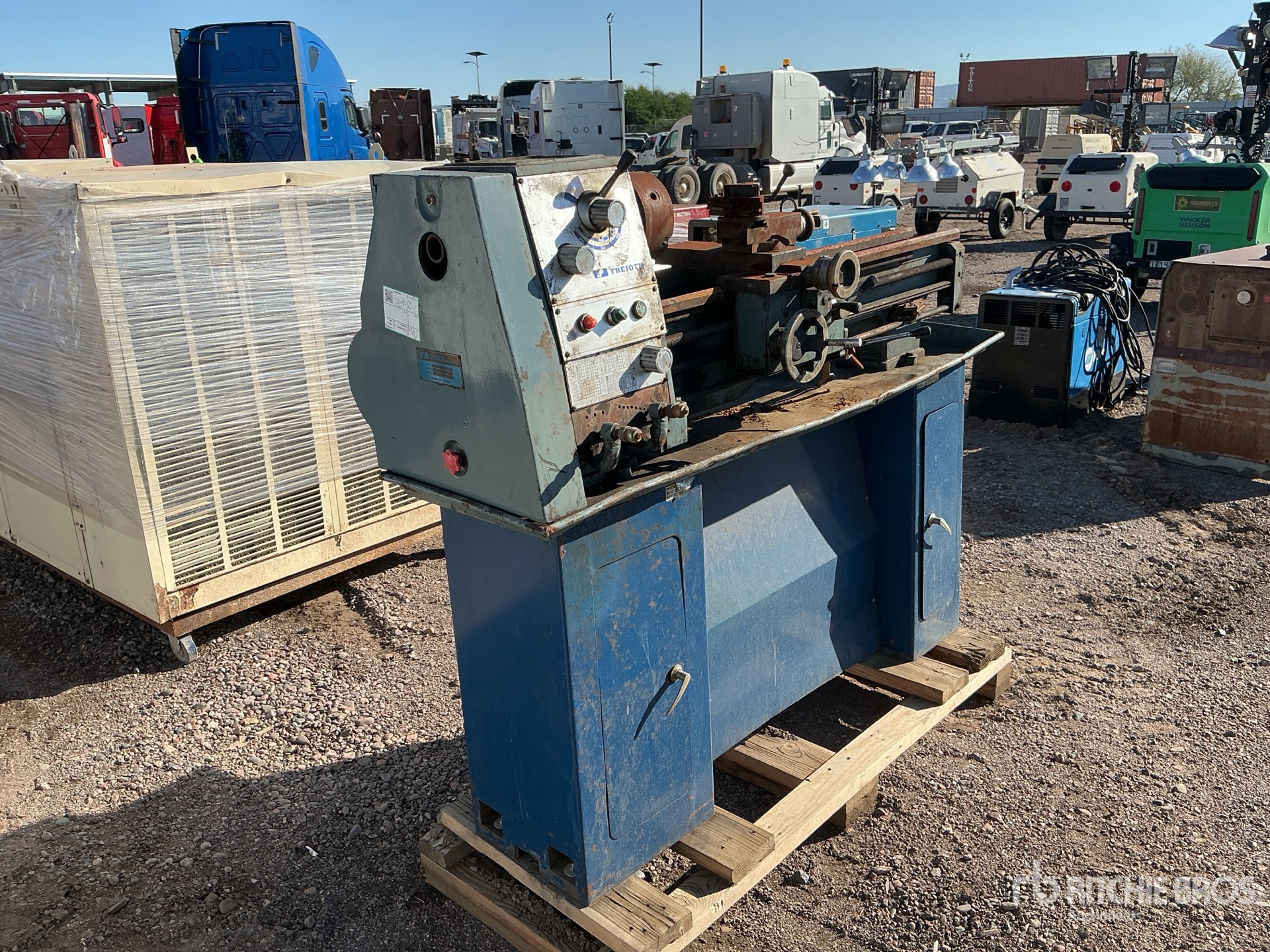 General Appearance with Picture, Right Front Corner