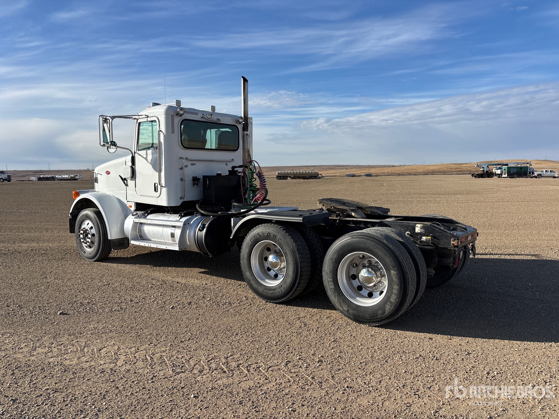 General Appearance with Foto, angolo posteriore sinistro