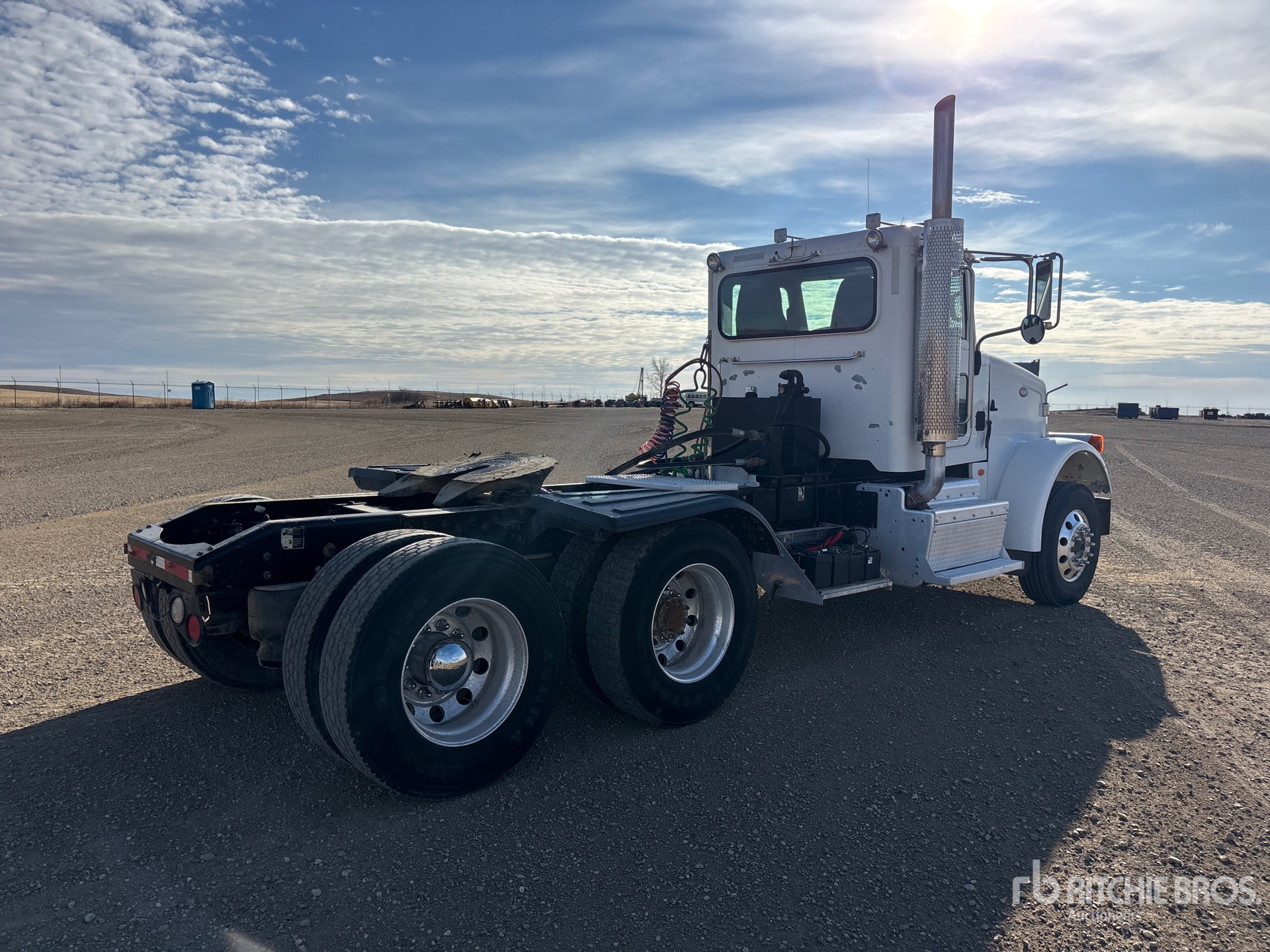 General Appearance with Foto, angolo anteriore sinistro