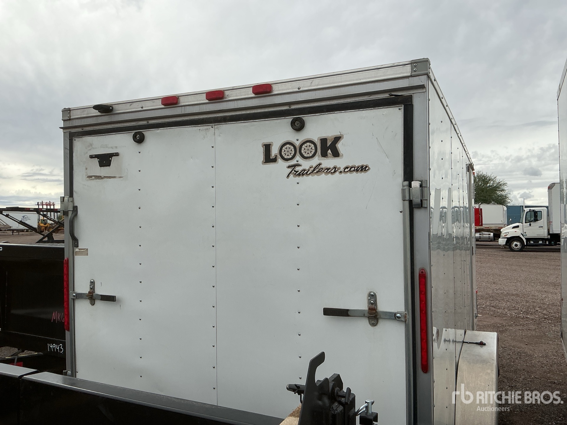 General Appearance with Foto, angolo anteriore sinistro